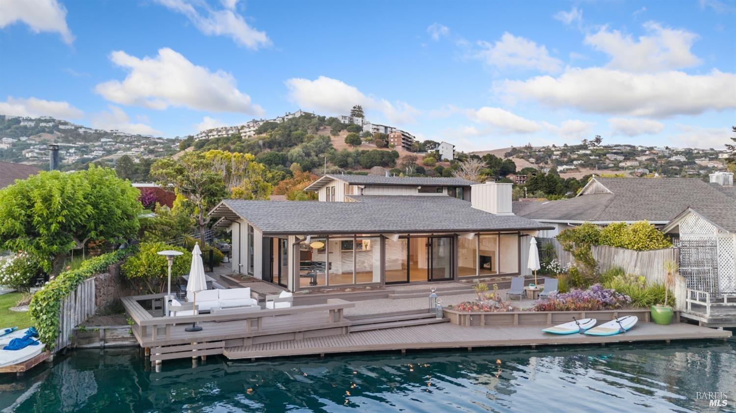 Detail Gallery Image 1 of 1 For 39 Peninsula Rd, Belvedere,  CA 94920 - 4 Beds | 2 Baths