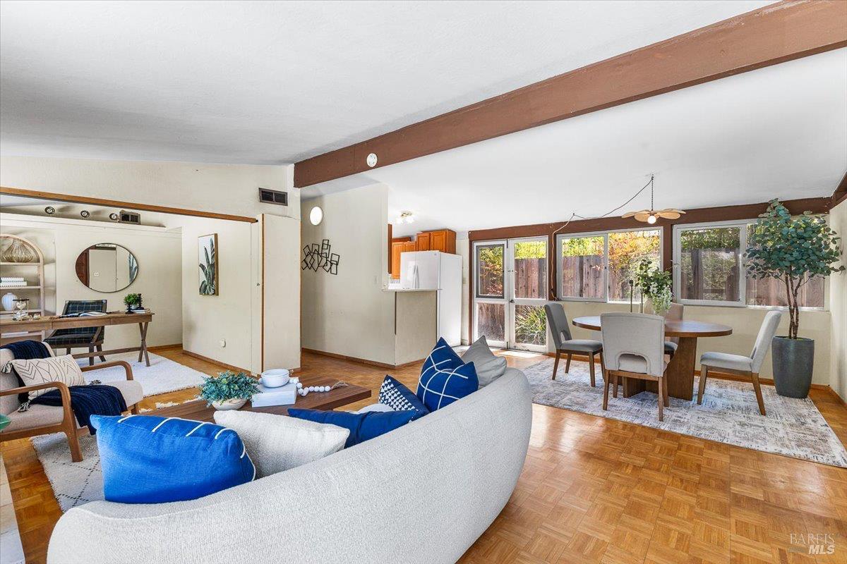 Detail Gallery Image 9 of 50 For 82 Grove Ln, Novato,  CA 94947 - 4 Beds | 2 Baths