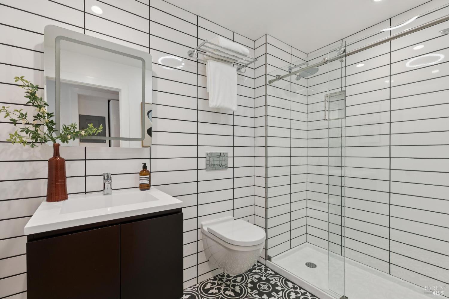 Detail Gallery Image 74 of 85 For 404 Summit Dr, Corte Madera,  CA 94925 - 3 Beds | 4 Baths