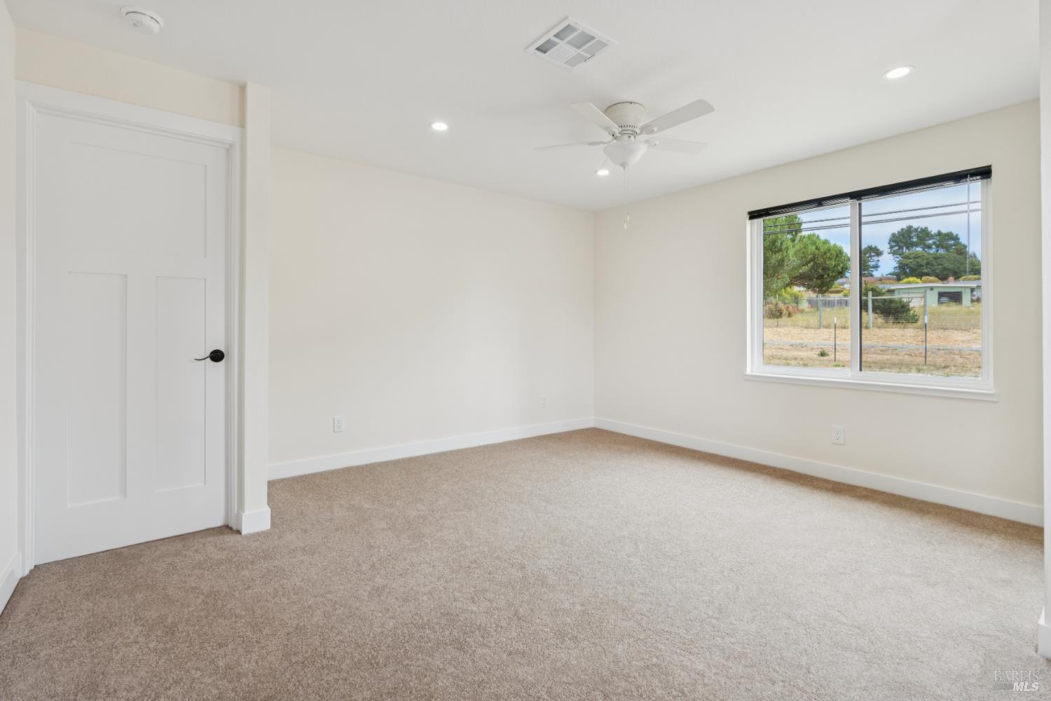Detail Gallery Image 11 of 44 For 6700 Moro St, Petaluma,  CA 94952 - 3 Beds | 2/1 Baths