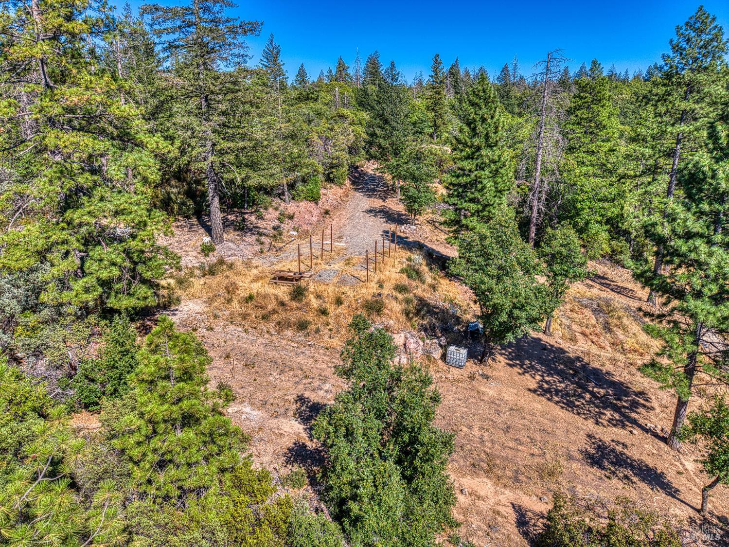 Detail Gallery Image 3 of 33 For 9489 Diamond Dust Trl, Kelseyville,  CA 95451 - – Beds | – Baths