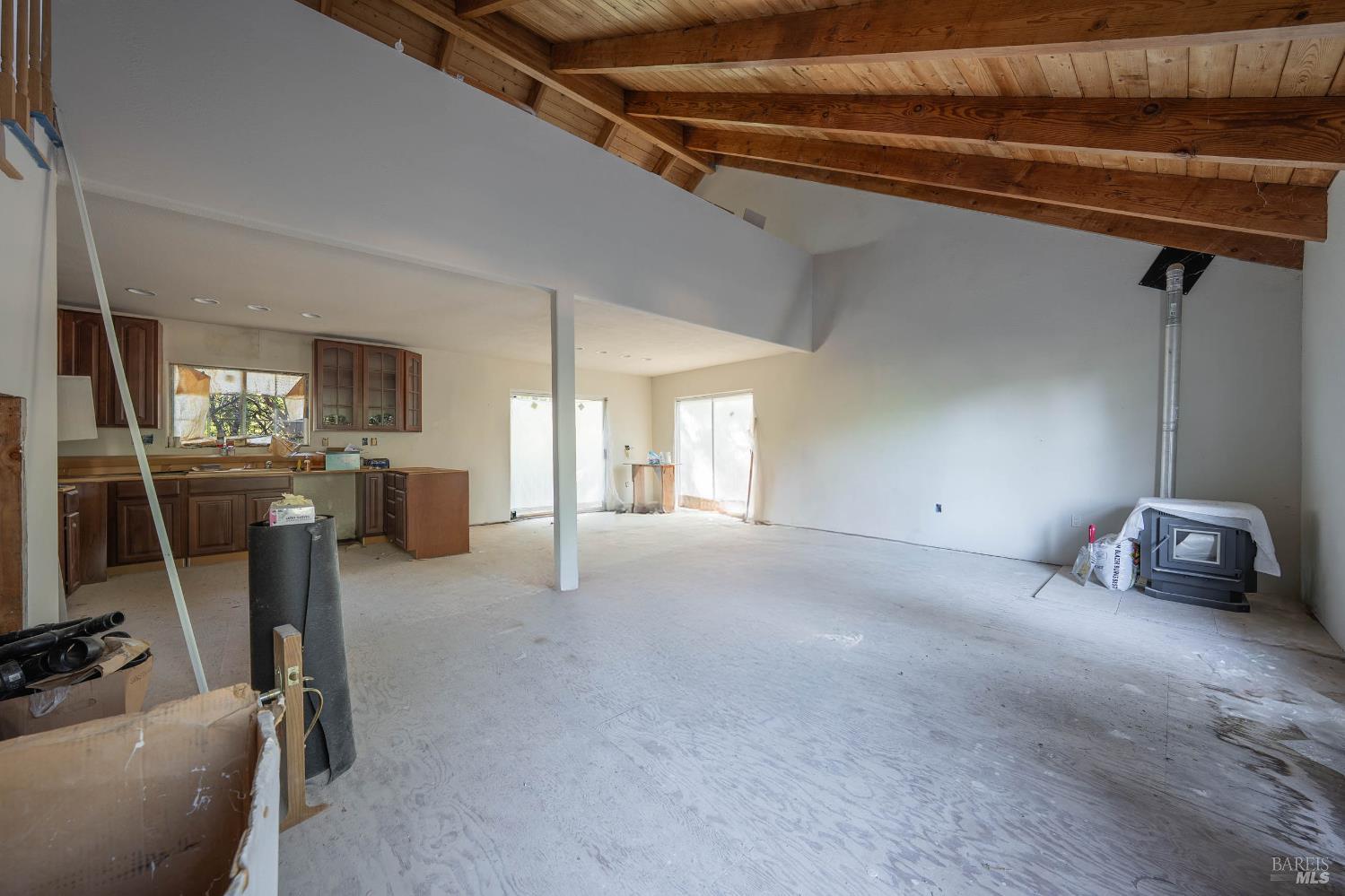 Detail Gallery Image 9 of 36 For 1561 Alcott Ln, Willits,  CA 95490 - 2 Beds | 2/1 Baths