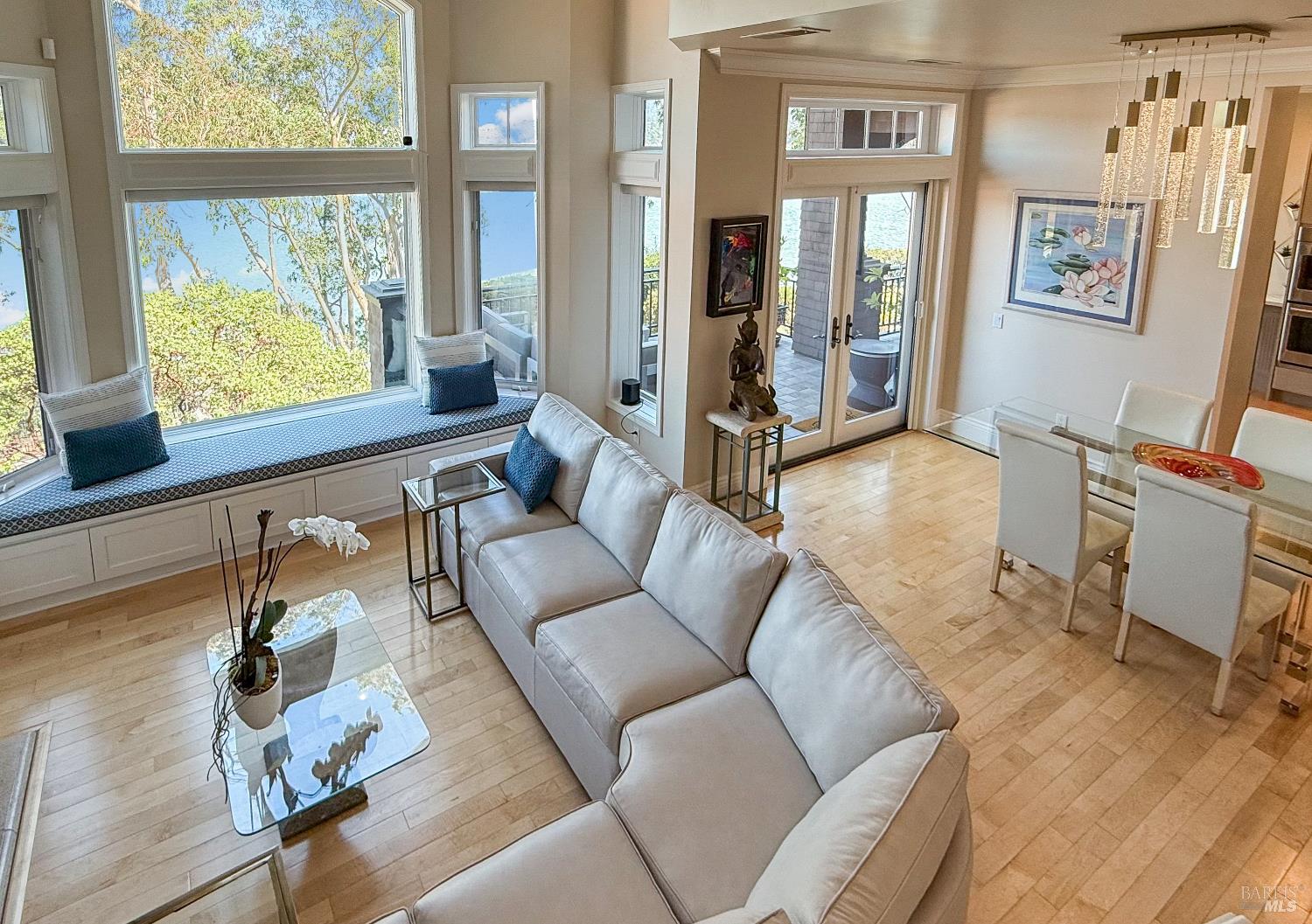 Detail Gallery Image 6 of 33 For 44 De Silva Island Dr, Mill Valley,  CA 94941 - 3 Beds | 2/1 Baths