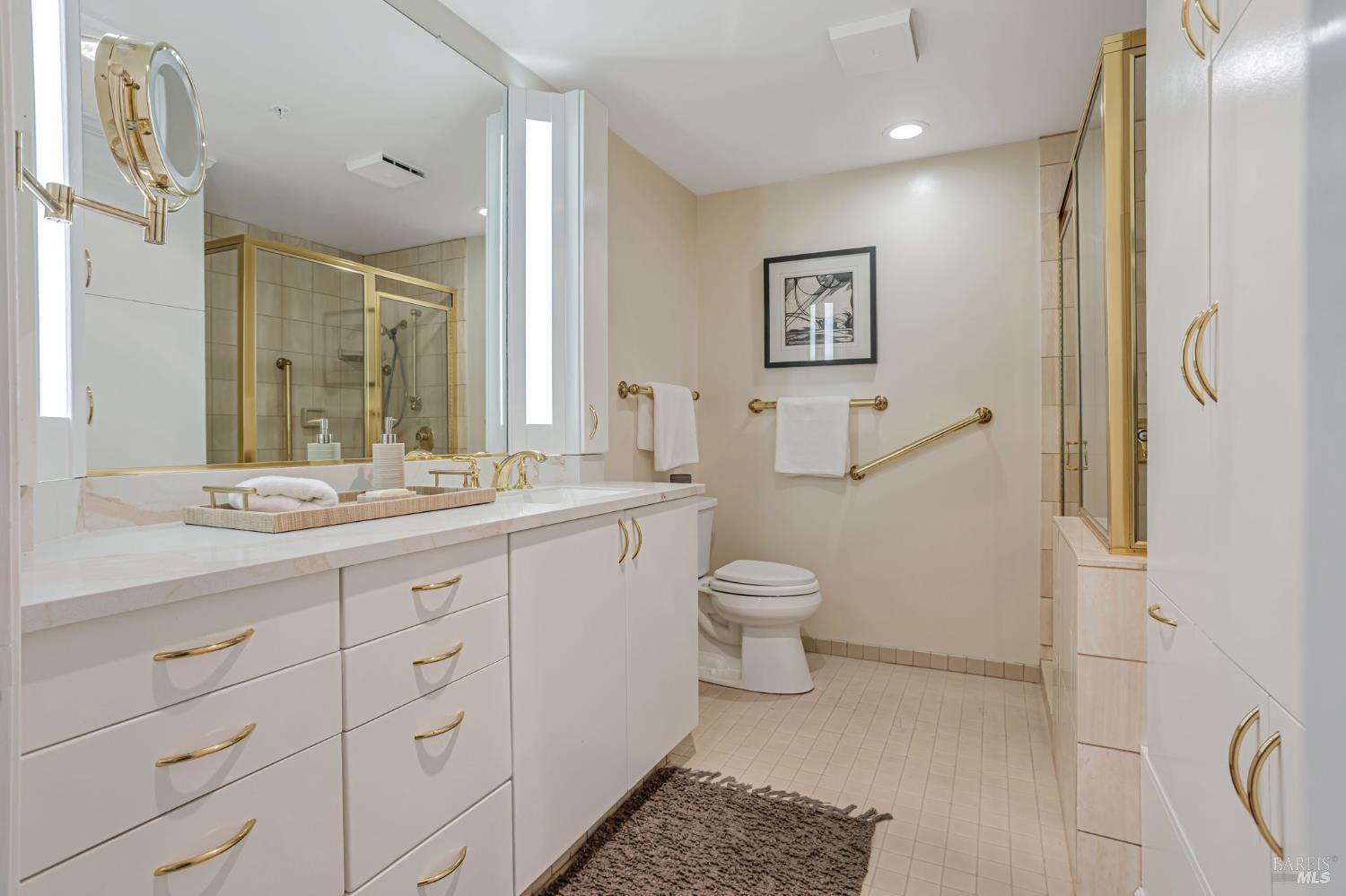Detail Gallery Image 14 of 23 For 300 Deer Valley Rd 3p,  San Rafael,  CA 94903 - 1 Beds | 2 Baths