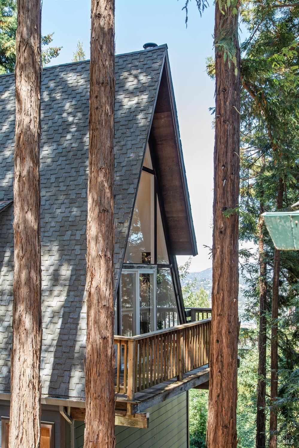 Detail Gallery Image 11 of 85 For 404 Summit Dr, Corte Madera,  CA 94925 - 3 Beds | 4 Baths