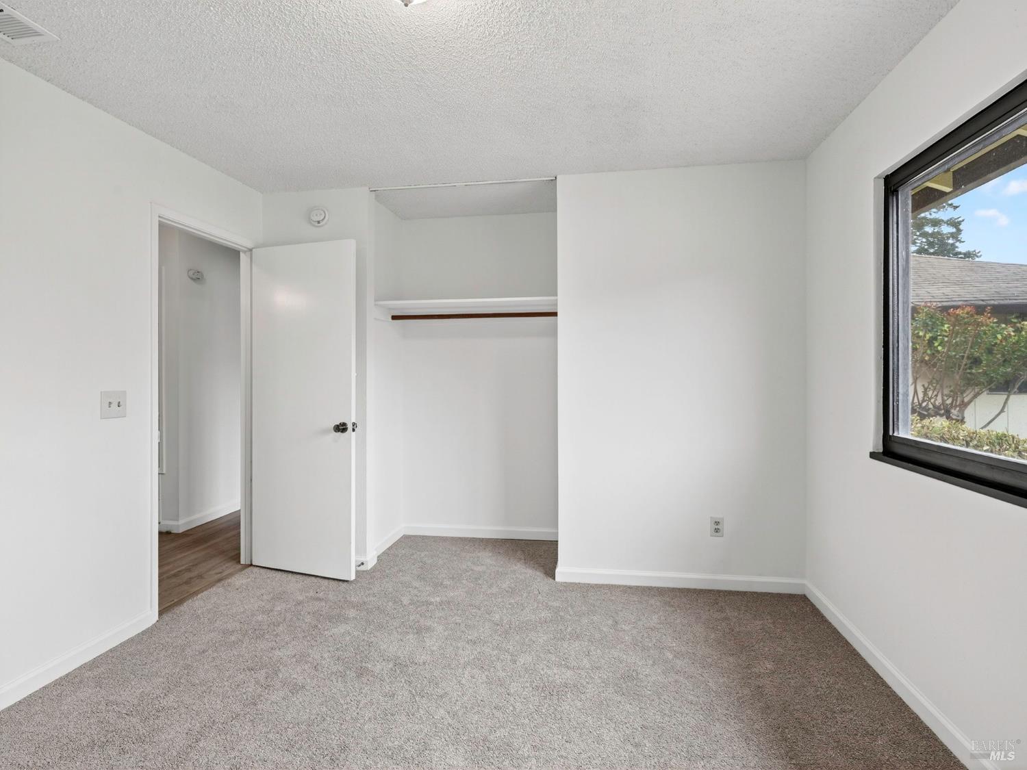Detail Gallery Image 21 of 39 For 1552 Moonview Ct, Santa Rosa,  CA 95401 - 3 Beds | 2 Baths