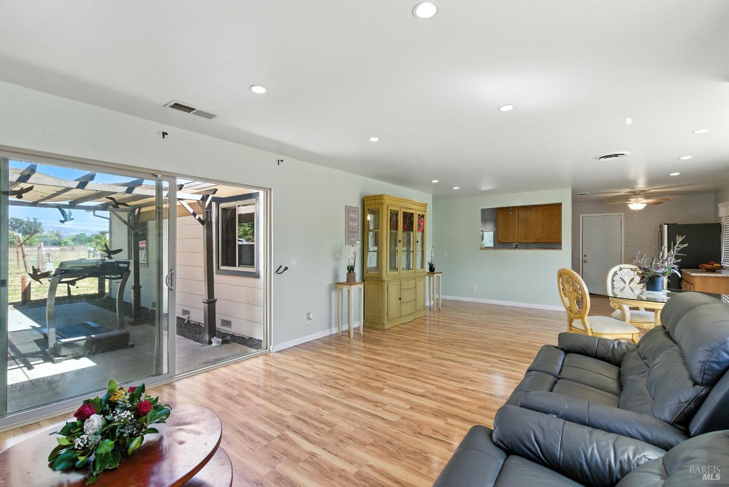 Detail Gallery Image 27 of 42 For 5816 Lowell Ct, Cotati,  CA 94931 - 3 Beds | 2 Baths