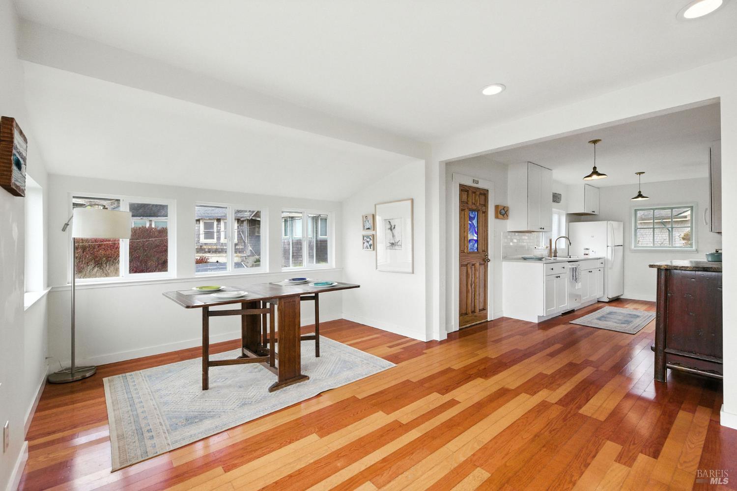 Detail Gallery Image 7 of 32 For 195 Ocean View Ave, Bodega Bay,  CA 94923 - 2 Beds | 2 Baths