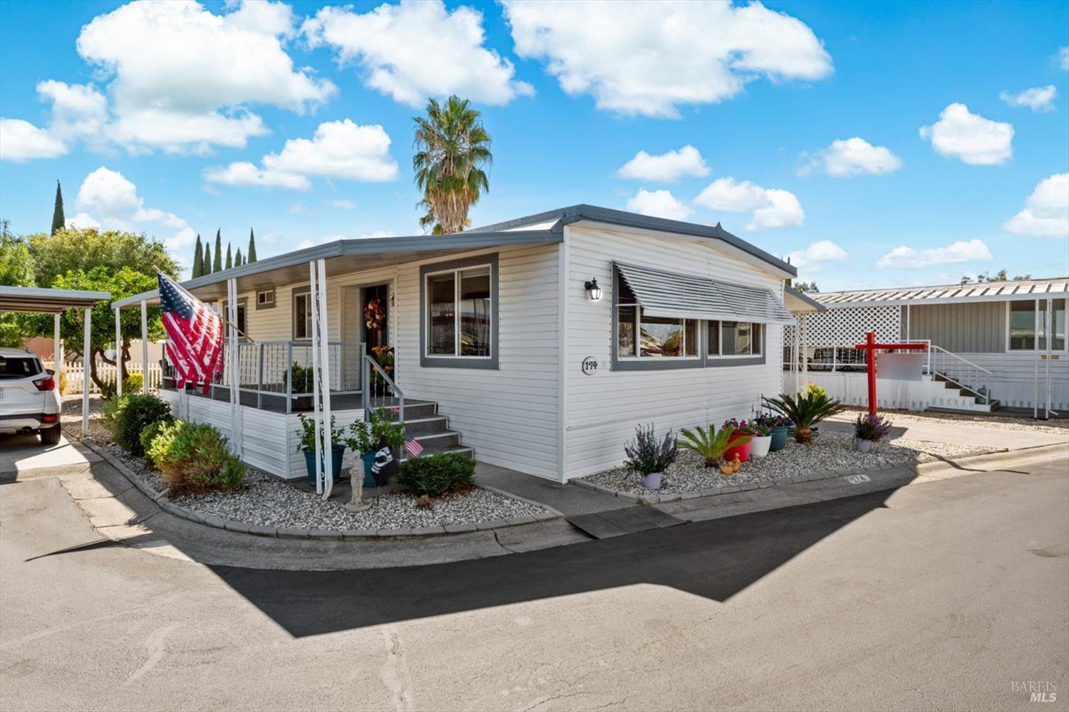 Detail Gallery Image 1 of 33 For 174 Lemon Tree Cir, Vacaville,  CA 95687 - 2 Beds | 2 Baths