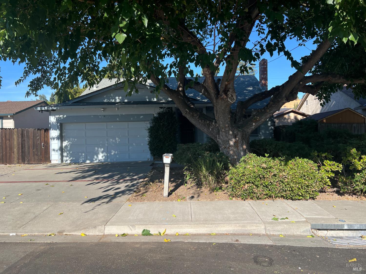 Detail Gallery Image 5 of 42 For 3330 Meadowbrook Rd, Antioch,  CA 94509 - 3 Beds | 2 Baths