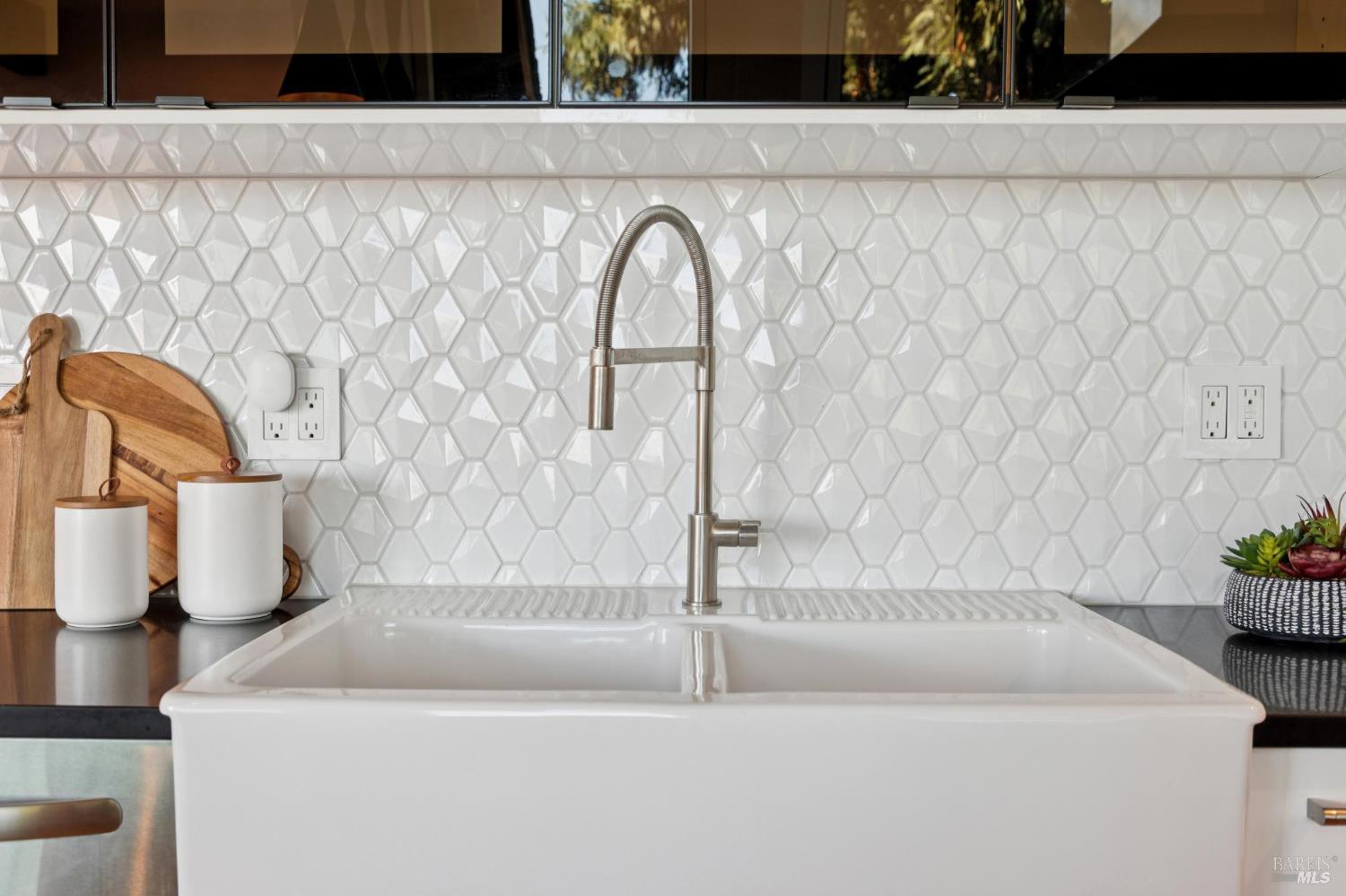 Detail Gallery Image 31 of 85 For 404 Summit Dr, Corte Madera,  CA 94925 - 3 Beds | 4 Baths
