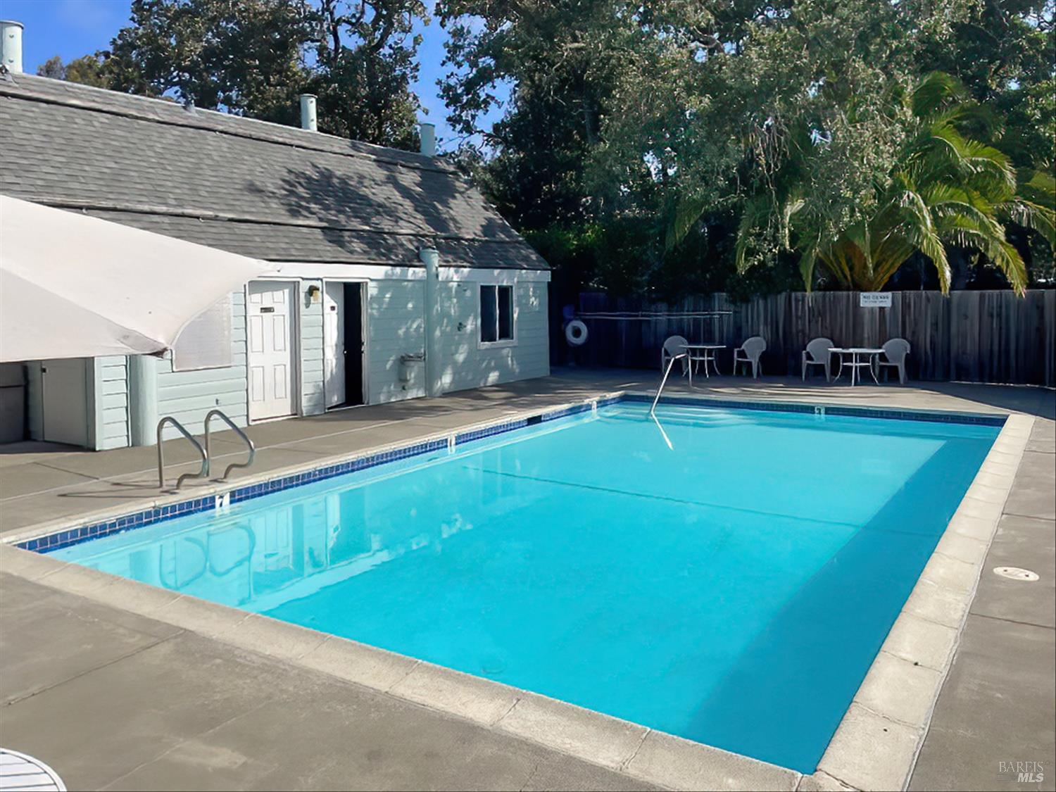 Detail Gallery Image 18 of 19 For 156 Courtyards East Unkn, Windsor,  CA 95492 - 2 Beds | 2 Baths