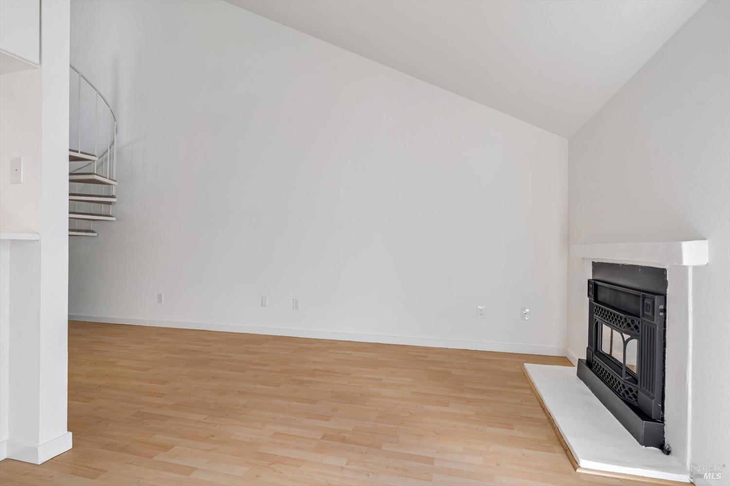 Detail Gallery Image 9 of 19 For 156 Courtyards East Unkn, Windsor,  CA 95492 - 2 Beds | 2 Baths