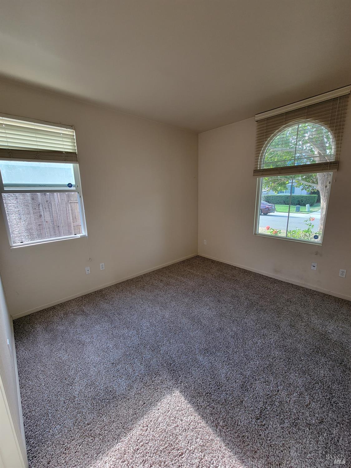 Detail Gallery Image 14 of 19 For 1609 Vandenberg Cir, Suisun City,  CA 94585 - 4 Beds | 3/1 Baths