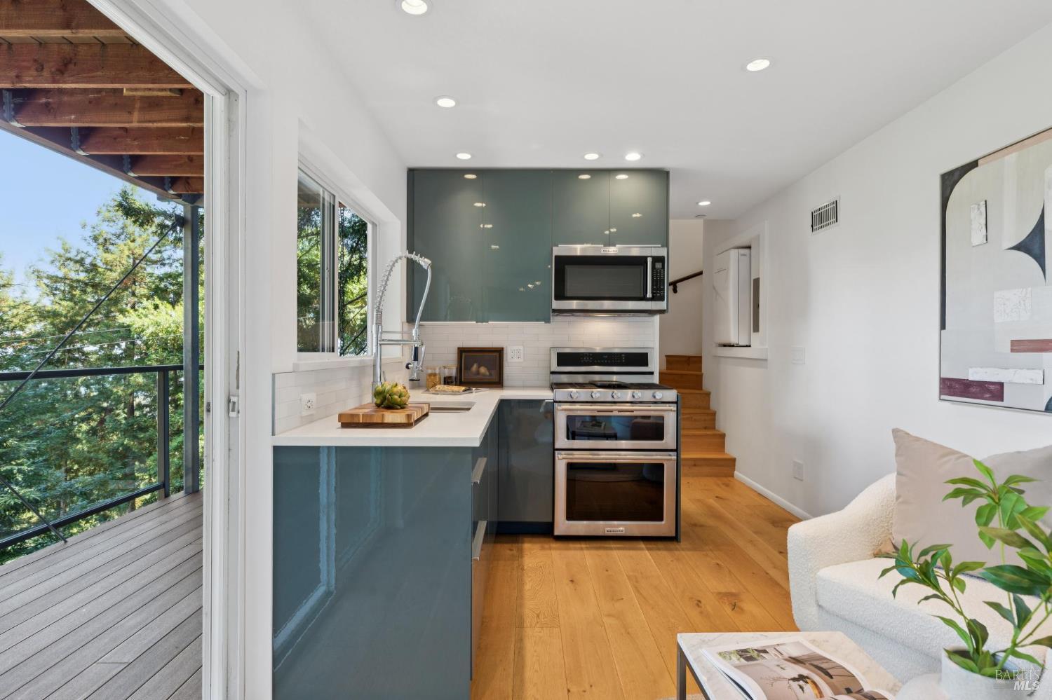 Detail Gallery Image 69 of 85 For 404 Summit Dr, Corte Madera,  CA 94925 - 3 Beds | 4 Baths