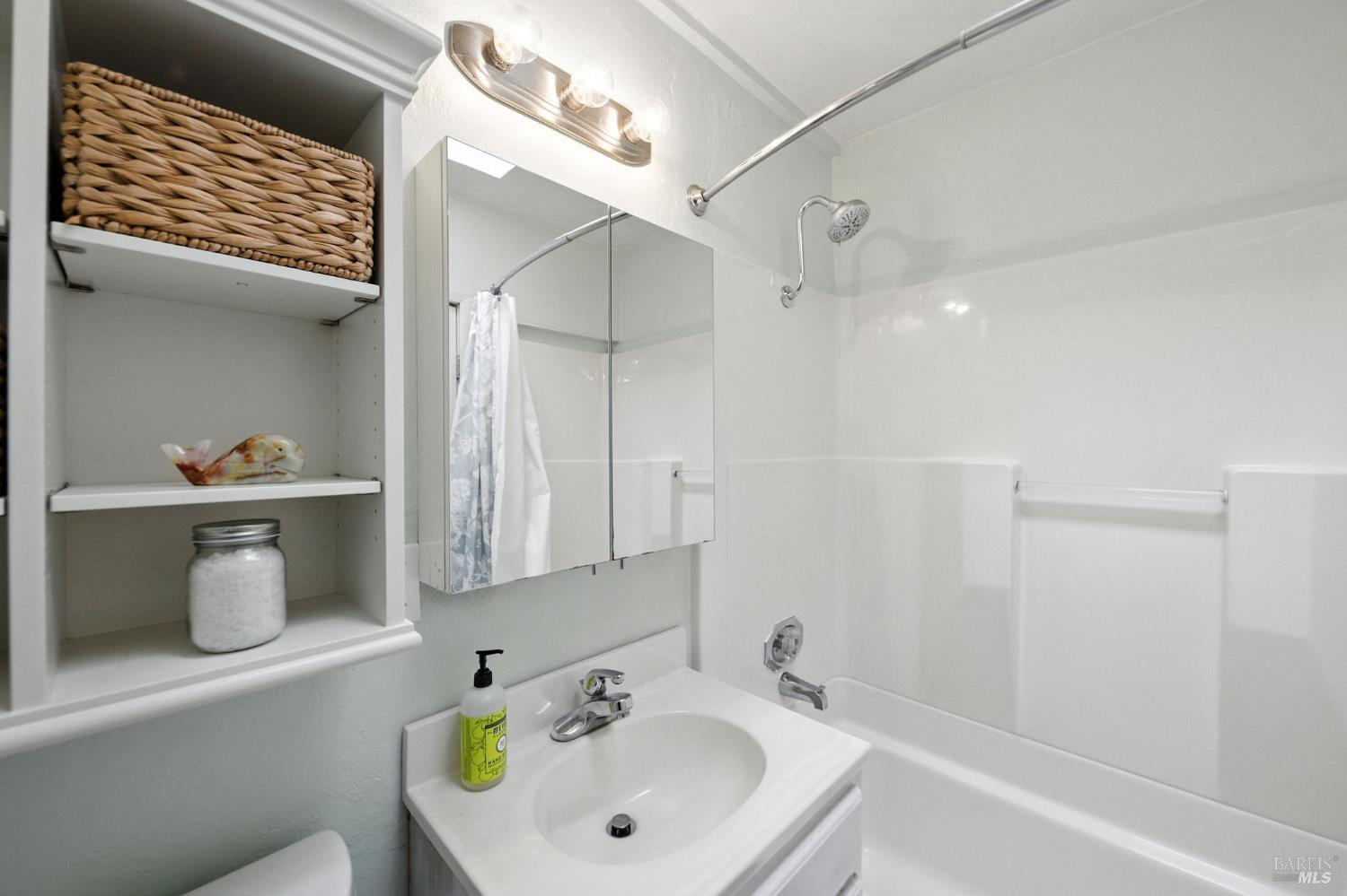 Detail Gallery Image 17 of 32 For 195 Ocean View Ave, Bodega Bay,  CA 94923 - 2 Beds | 2 Baths