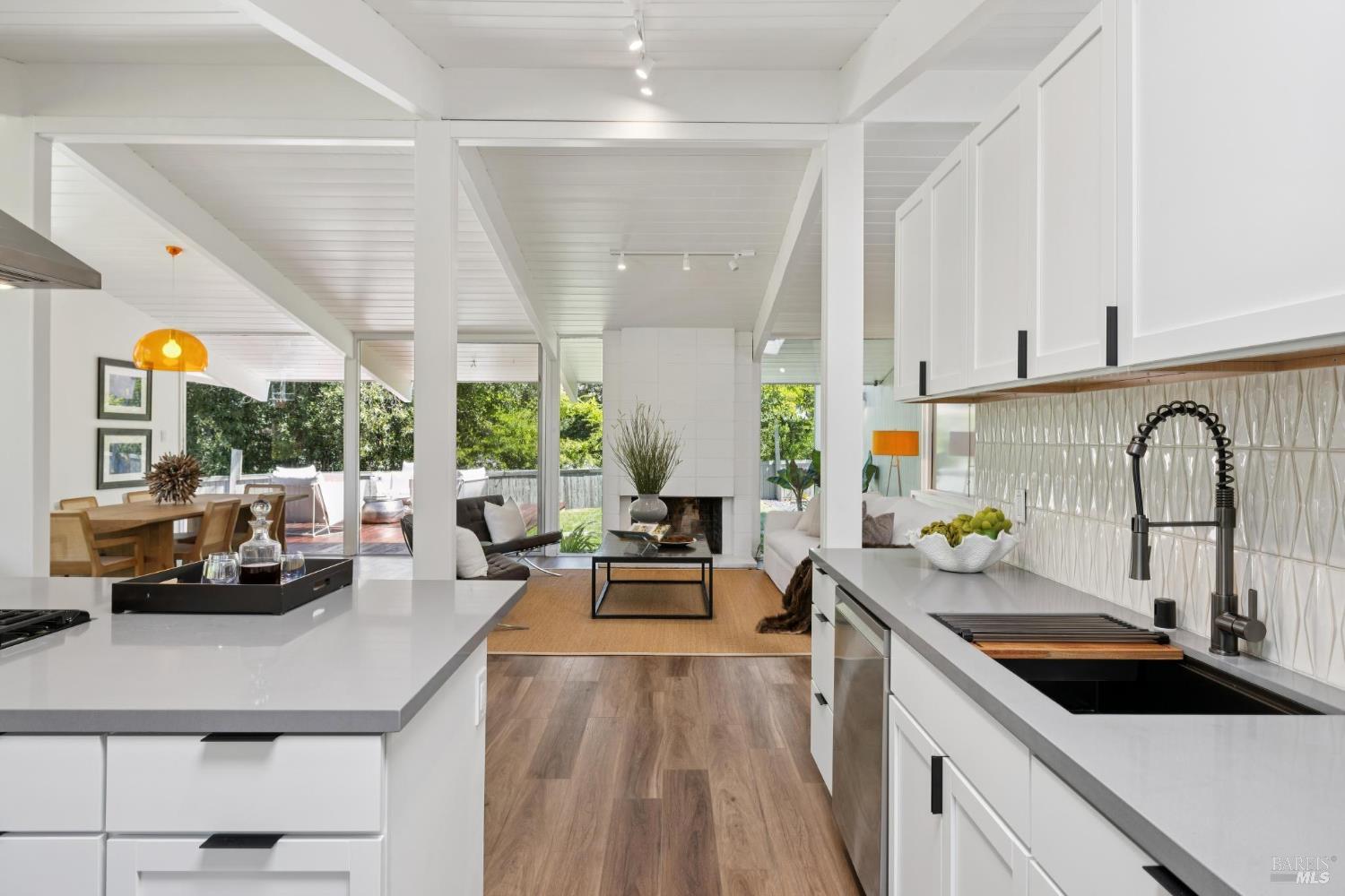 Detail Gallery Image 16 of 53 For 876 Las Ovejas Ave, San Rafael,  CA 94903 - 4 Beds | 2 Baths