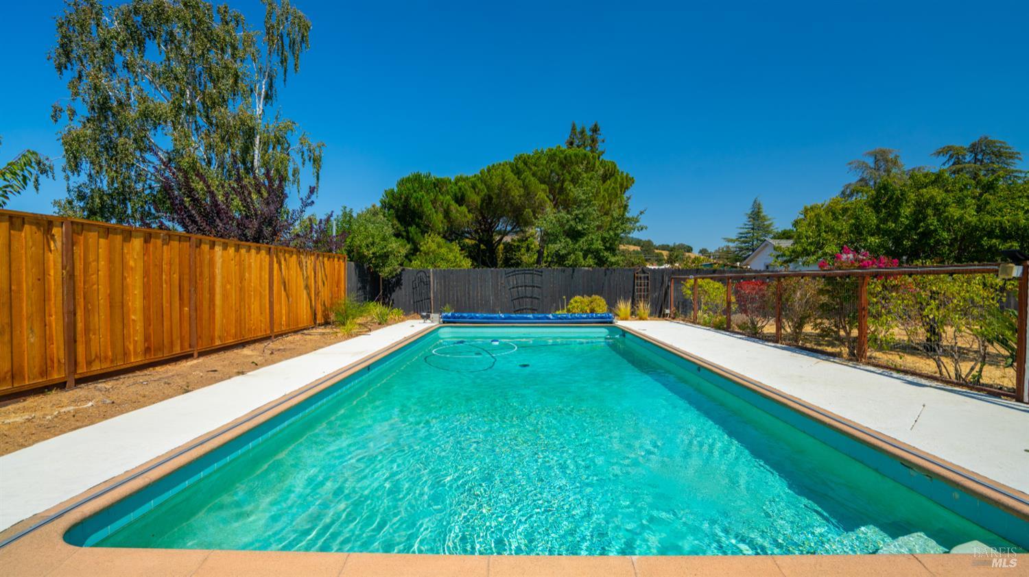 Detail Gallery Image 39 of 40 For 765 Sun Ln, Novato,  CA 94947 - 4 Beds | 3 Baths