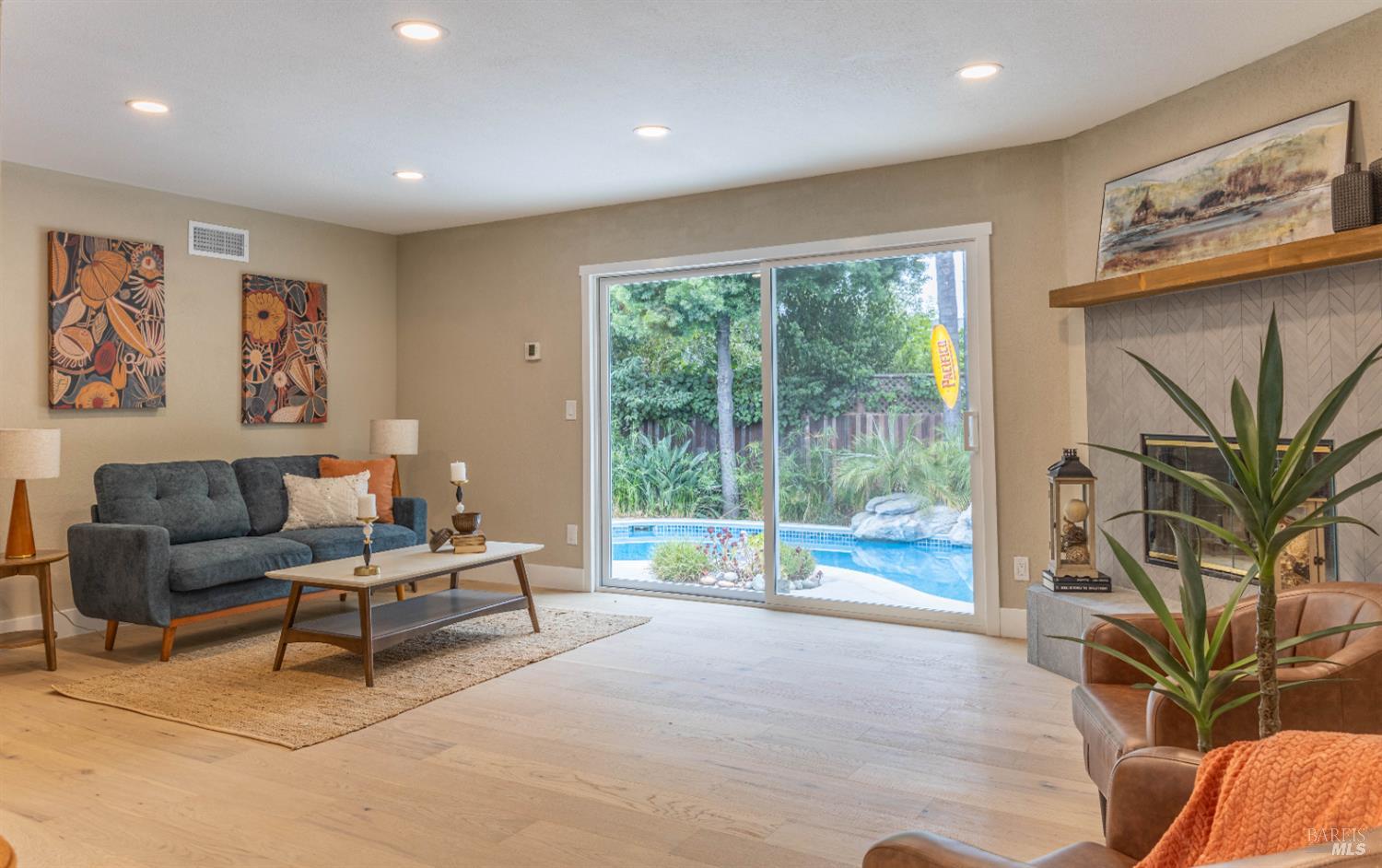 Detail Gallery Image 4 of 17 For 2915 Cree Ct, Santa Rosa,  CA 95403 - 3 Beds | 2 Baths