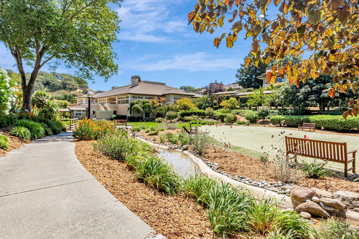 Detail Gallery Image 21 of 23 For 300 Deer Valley Rd 3p,  San Rafael,  CA 94903 - 1 Beds | 2 Baths