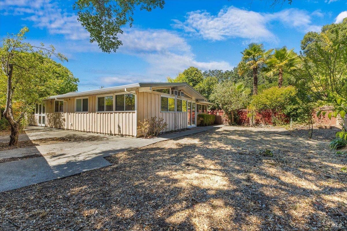 Detail Gallery Image 38 of 50 For 82 Grove Ln, Novato,  CA 94947 - 4 Beds | 2 Baths