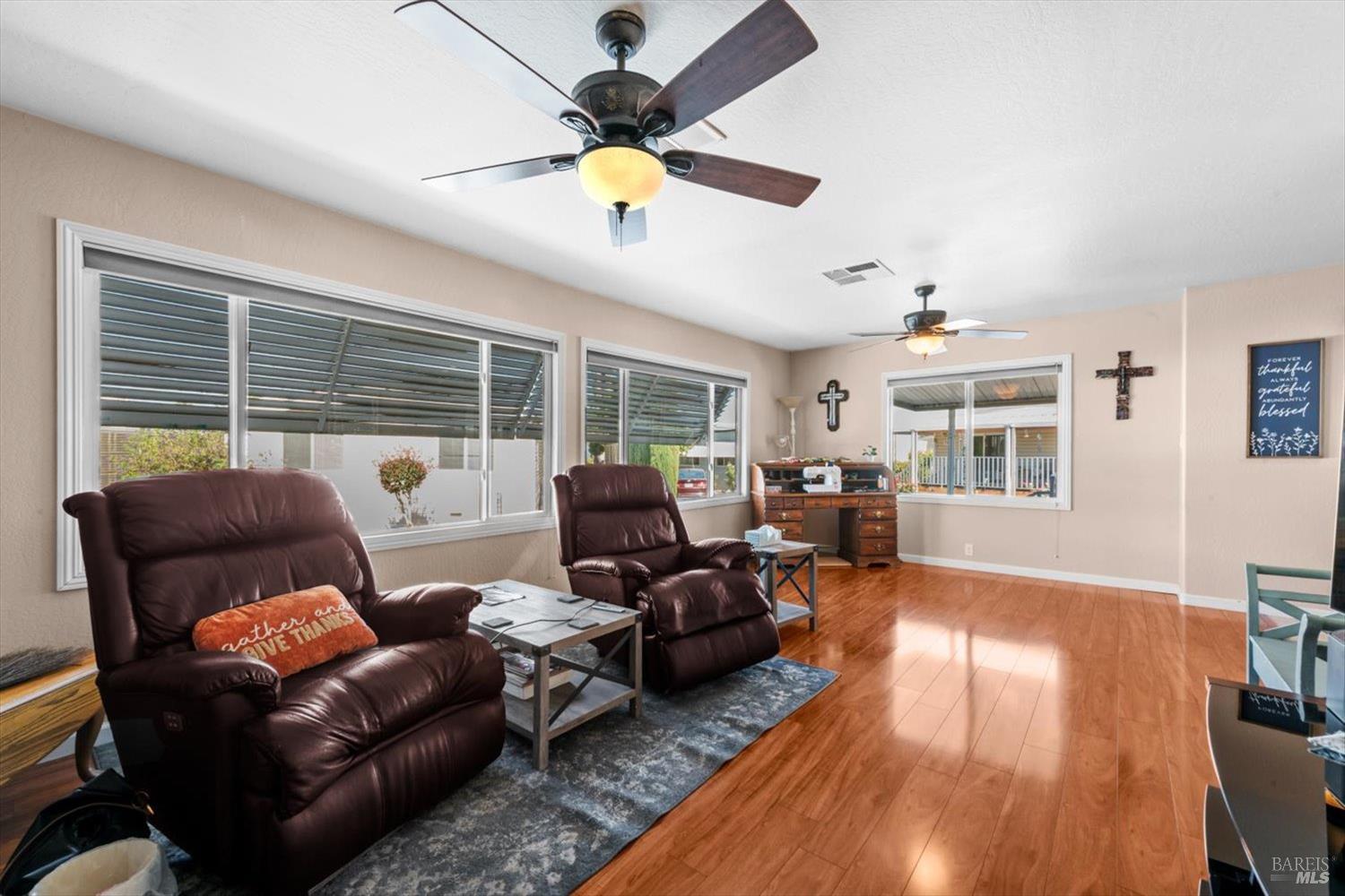 Detail Gallery Image 9 of 33 For 174 Lemon Tree Cir, Vacaville,  CA 95687 - 2 Beds | 2 Baths