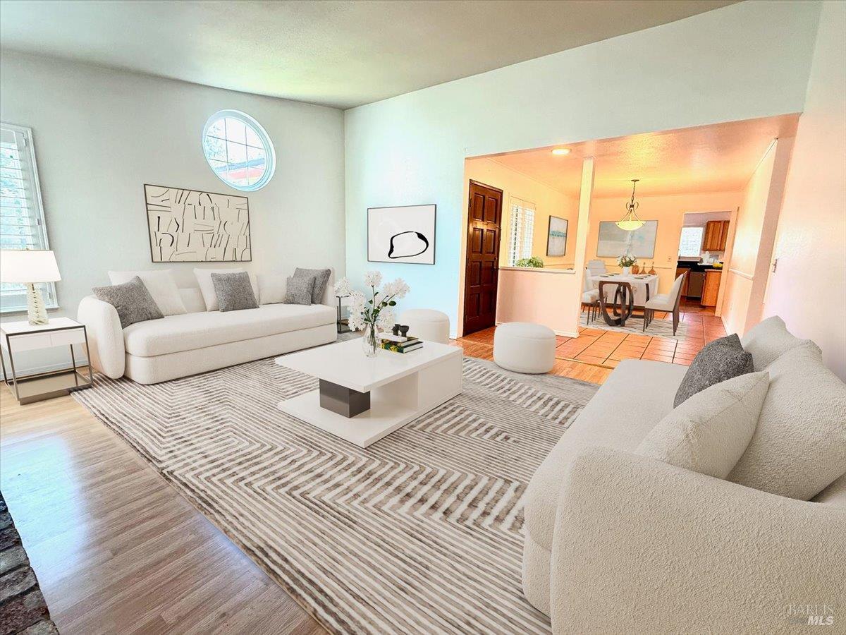 Detail Gallery Image 4 of 39 For 859 Green Way, Santa Rosa,  CA 95404 - 3 Beds | 2 Baths