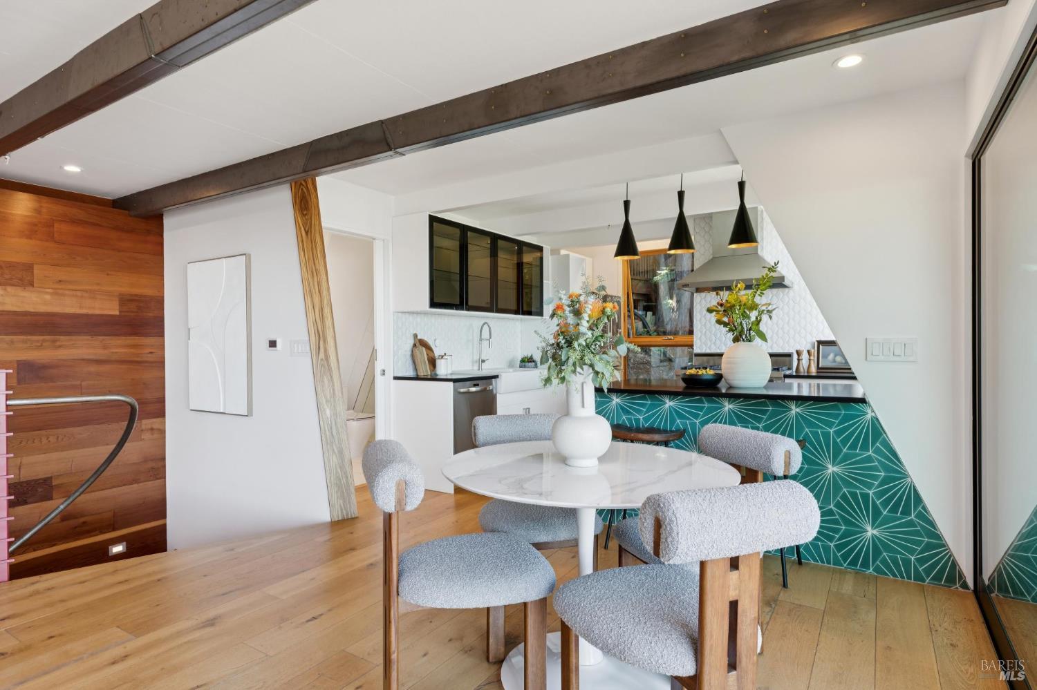 Detail Gallery Image 32 of 85 For 404 Summit Dr, Corte Madera,  CA 94925 - 3 Beds | 4 Baths