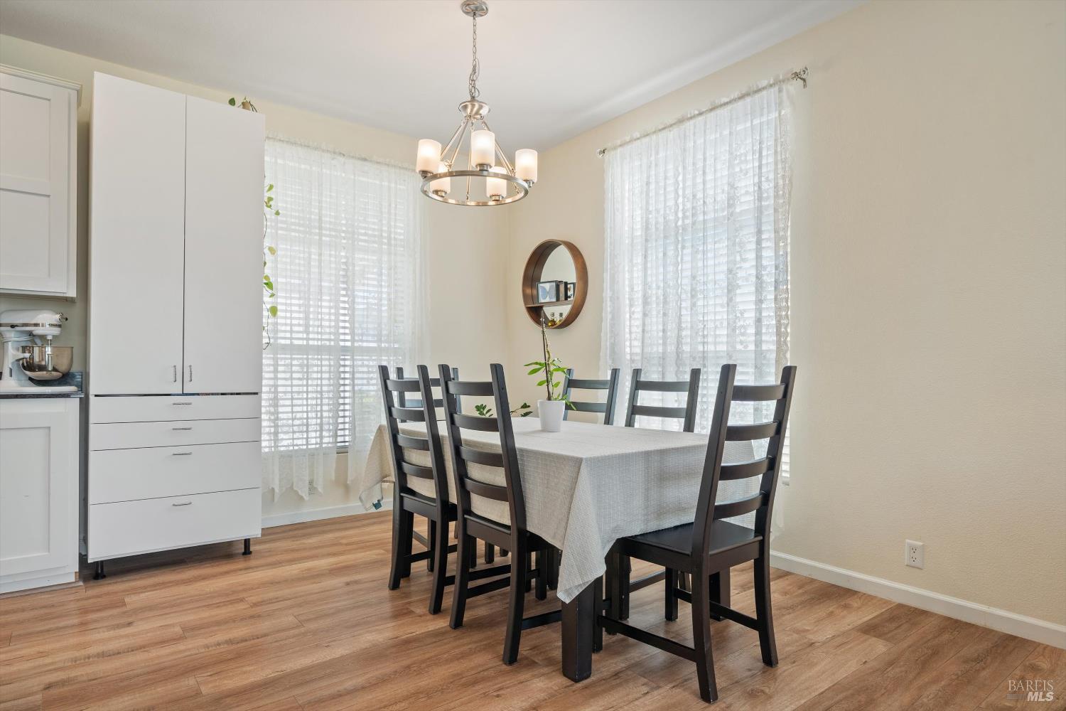 Detail Gallery Image 6 of 12 For 71 Candlewood Dr, Petaluma,  CA 94954 - 2 Beds | 2 Baths