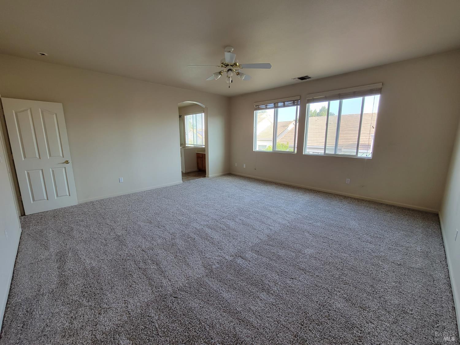 Detail Gallery Image 12 of 19 For 1609 Vandenberg Cir, Suisun City,  CA 94585 - 4 Beds | 3/1 Baths