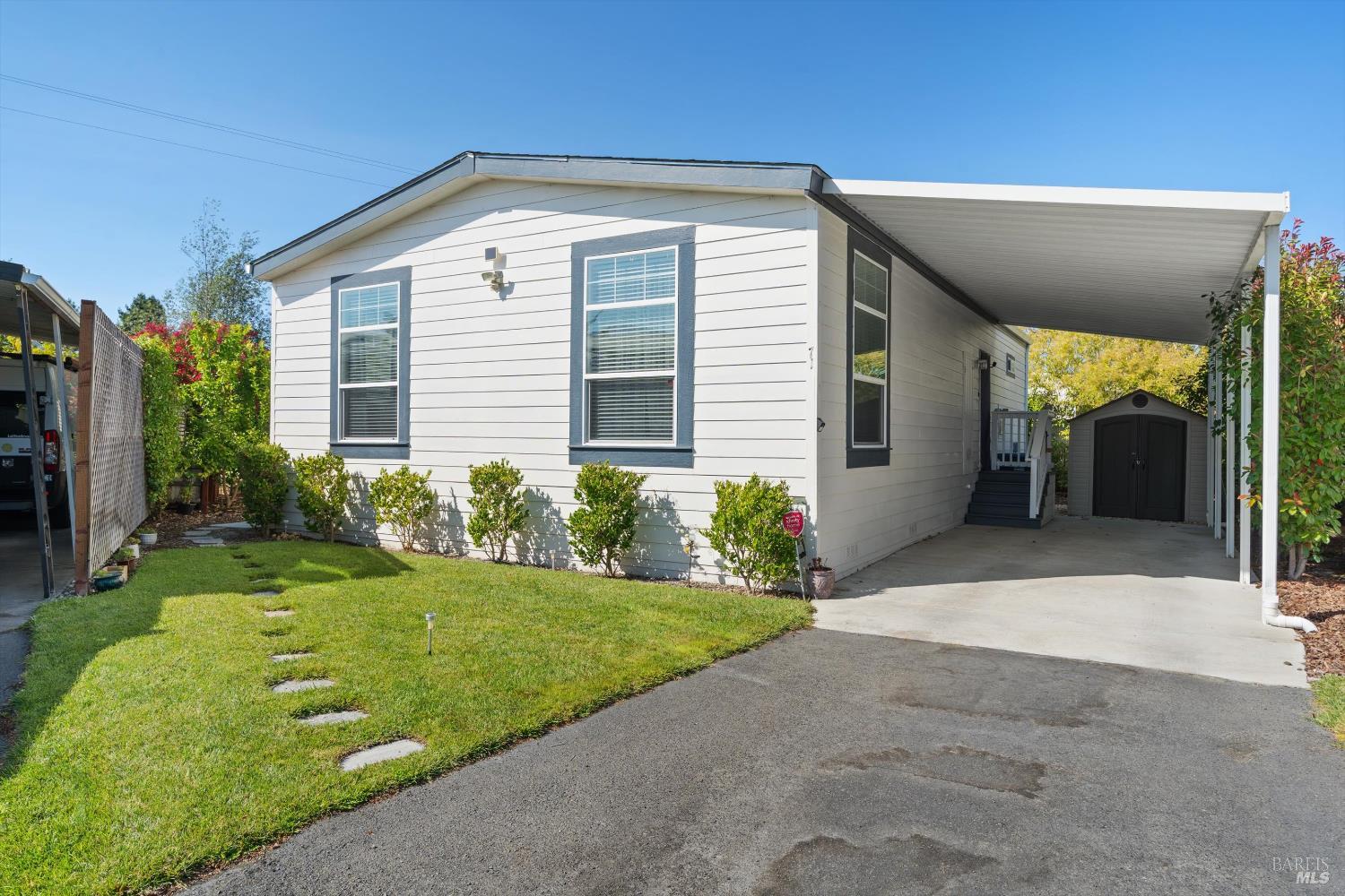 Detail Gallery Image 1 of 12 For 71 Candlewood Dr, Petaluma,  CA 94954 - 2 Beds | 2 Baths