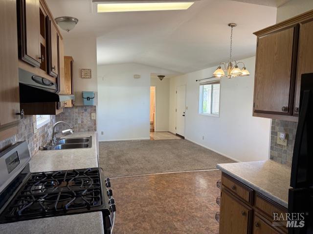 Detail Gallery Image 5 of 18 For 660 Leslie St 48, Ukiah,  CA 95482 - 2 Beds | 2 Baths