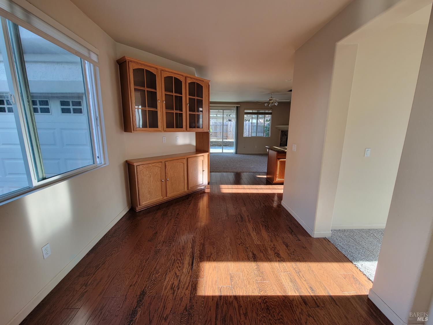 Detail Gallery Image 5 of 19 For 1609 Vandenberg Cir, Suisun City,  CA 94585 - 4 Beds | 3/1 Baths
