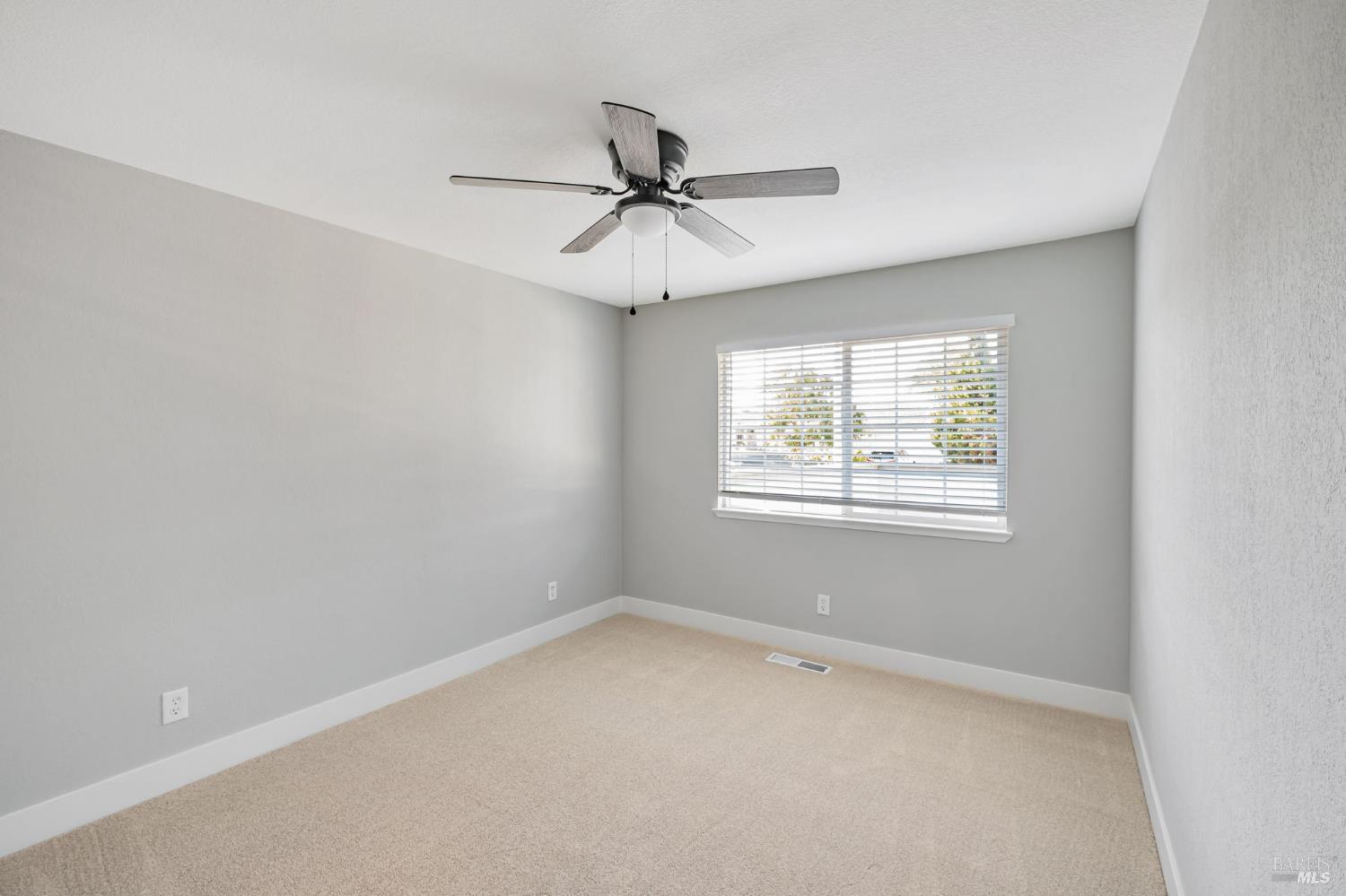 Detail Gallery Image 18 of 23 For 914 Francisco Dr, Suisun City,  CA 94585 - 3 Beds | 2 Baths