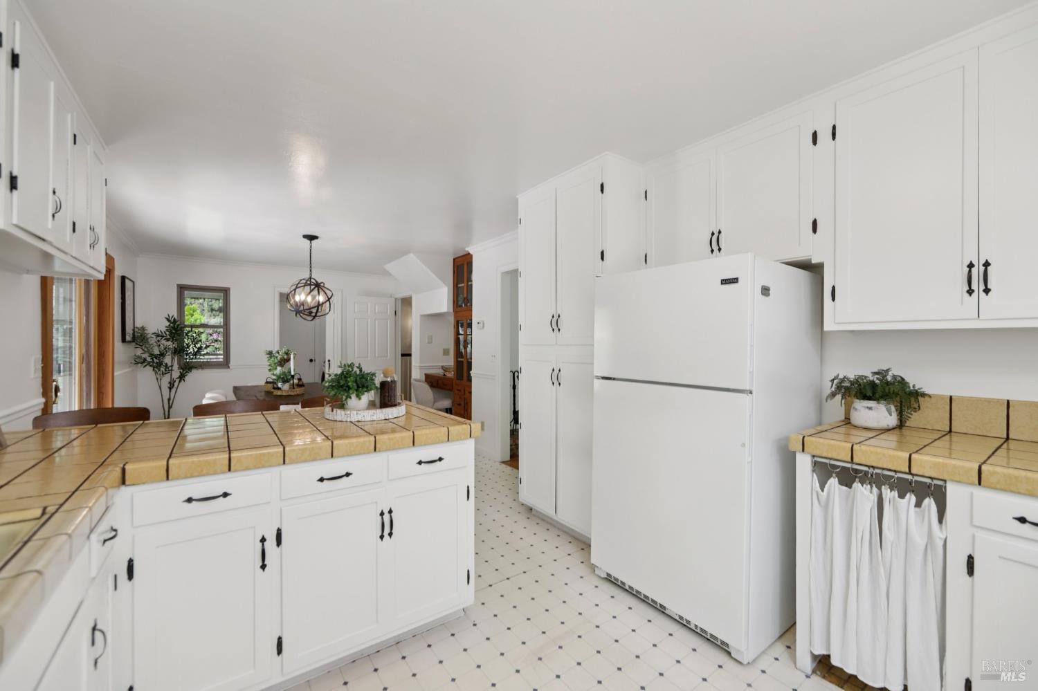 Detail Gallery Image 16 of 64 For 12657 Fiori Ln, Sebastopol,  CA 95472 - 3 Beds | 2/1 Baths