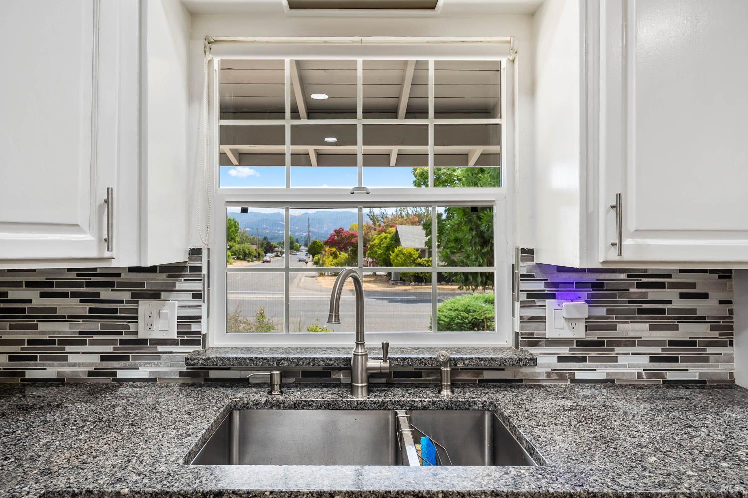 Detail Gallery Image 21 of 54 For 1560 Despina Dr, Ukiah,  CA 95482 - 3 Beds | 2 Baths