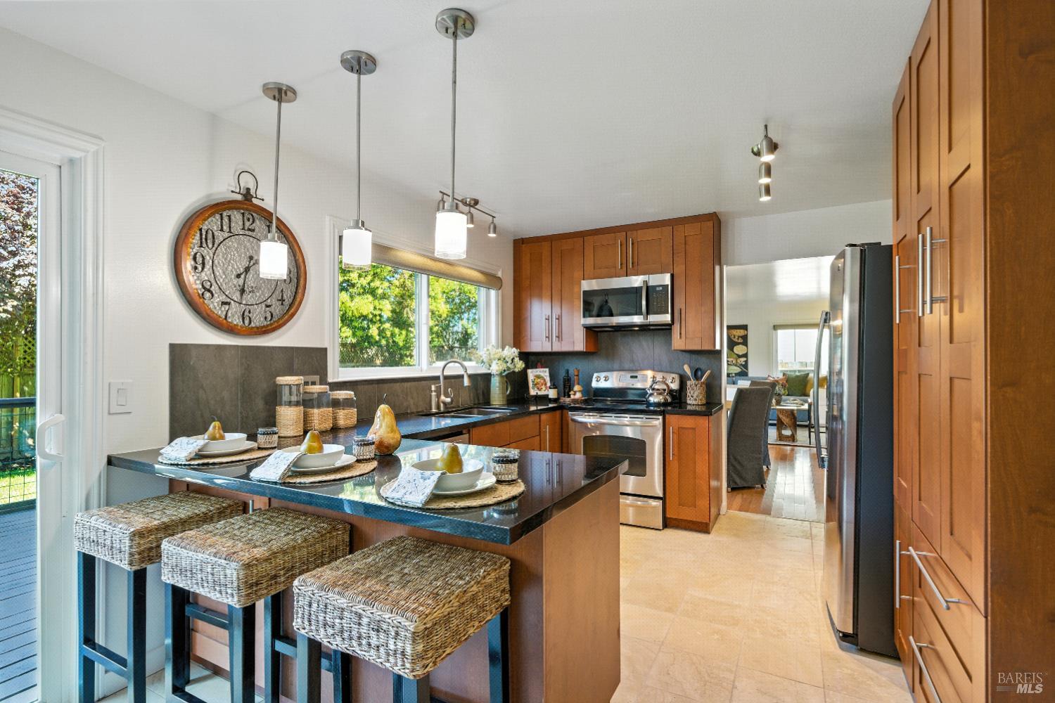 Detail Gallery Image 12 of 39 For 1925 Contra Costa Ave, Santa Rosa,  CA 95405 - 4 Beds | 2 Baths