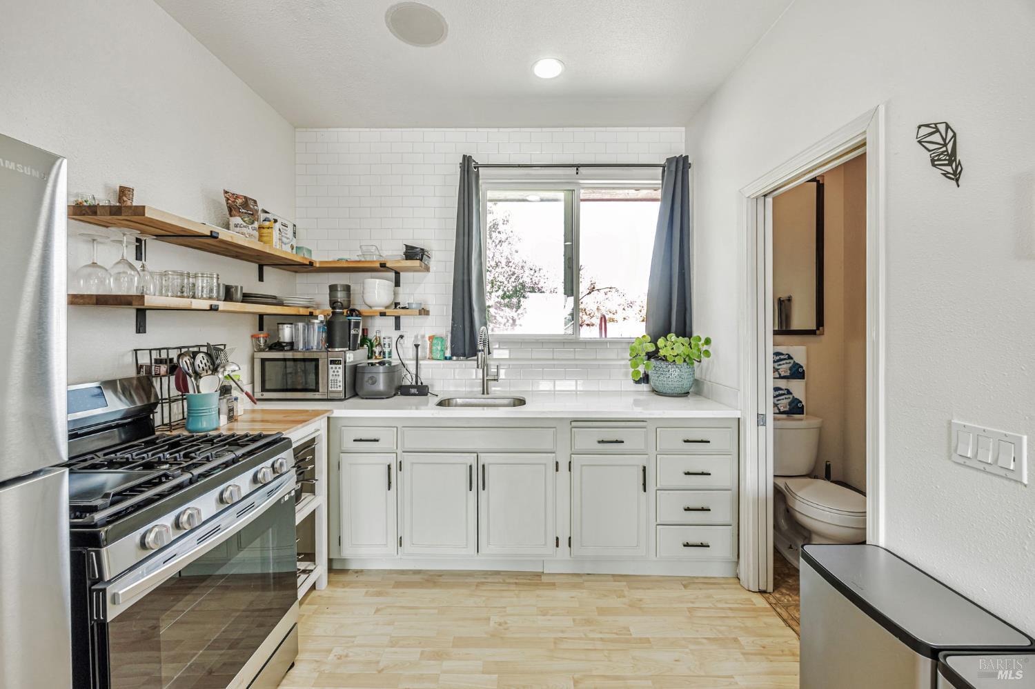 Detail Gallery Image 46 of 75 For 4100 Bisordi Ln, Santa Rosa,  CA 95439 - 5 Beds | 5 Baths