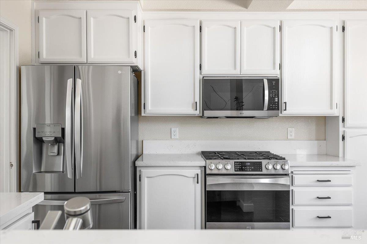 Detail Gallery Image 22 of 53 For 687 Natalie Dr, Windsor,  CA 95492 - 4 Beds | 2 Baths