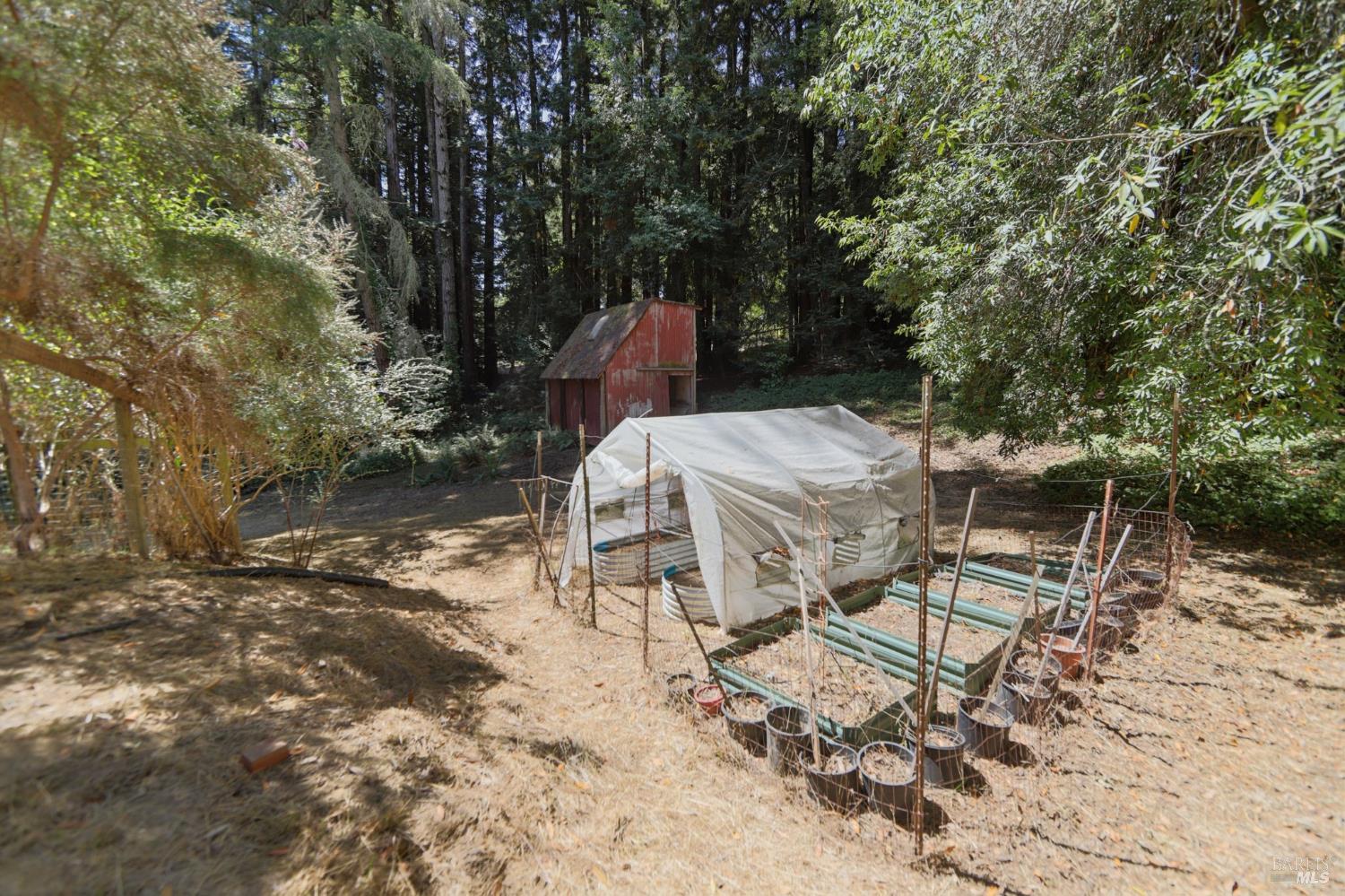 Detail Gallery Image 52 of 64 For 12657 Fiori Ln, Sebastopol,  CA 95472 - 3 Beds | 2/1 Baths
