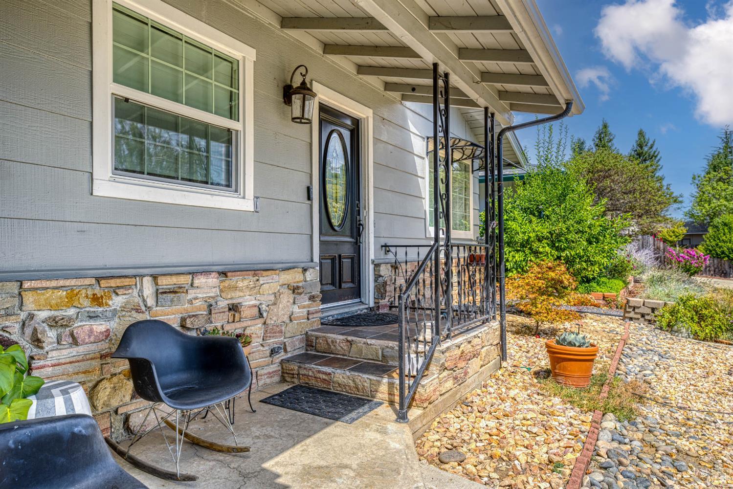 Detail Gallery Image 9 of 54 For 1560 Despina Dr, Ukiah,  CA 95482 - 3 Beds | 2 Baths