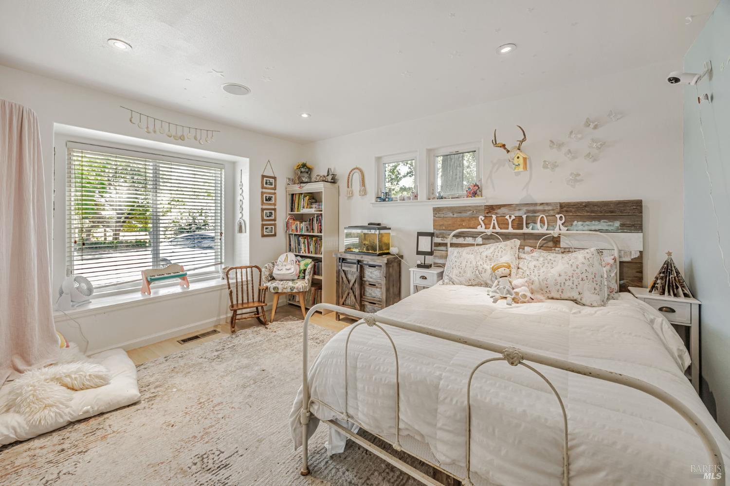 Detail Gallery Image 33 of 75 For 4100 Bisordi Ln, Santa Rosa,  CA 95439 - 5 Beds | 5 Baths