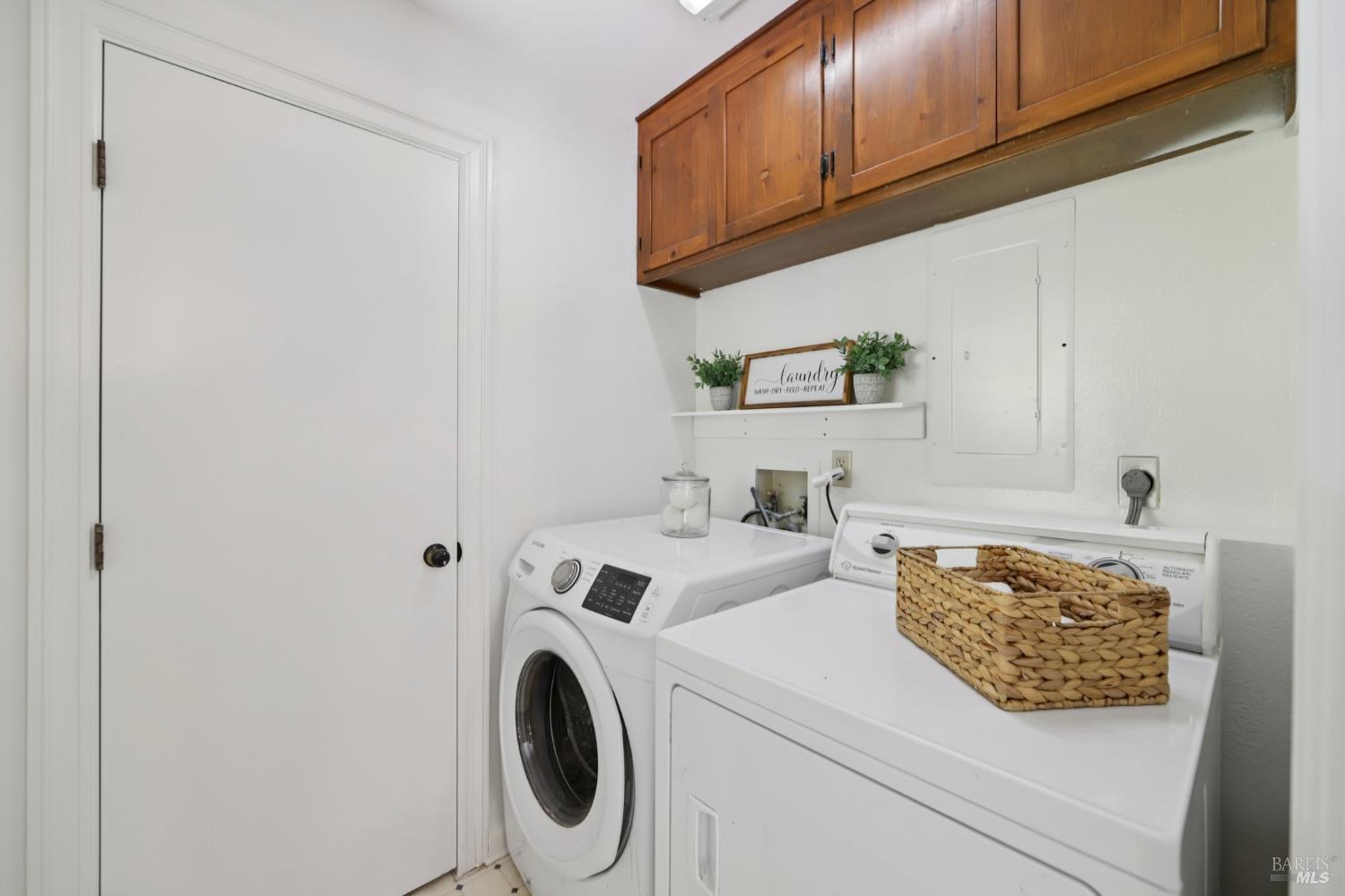 Detail Gallery Image 36 of 64 For 12657 Fiori Ln, Sebastopol,  CA 95472 - 3 Beds | 2/1 Baths