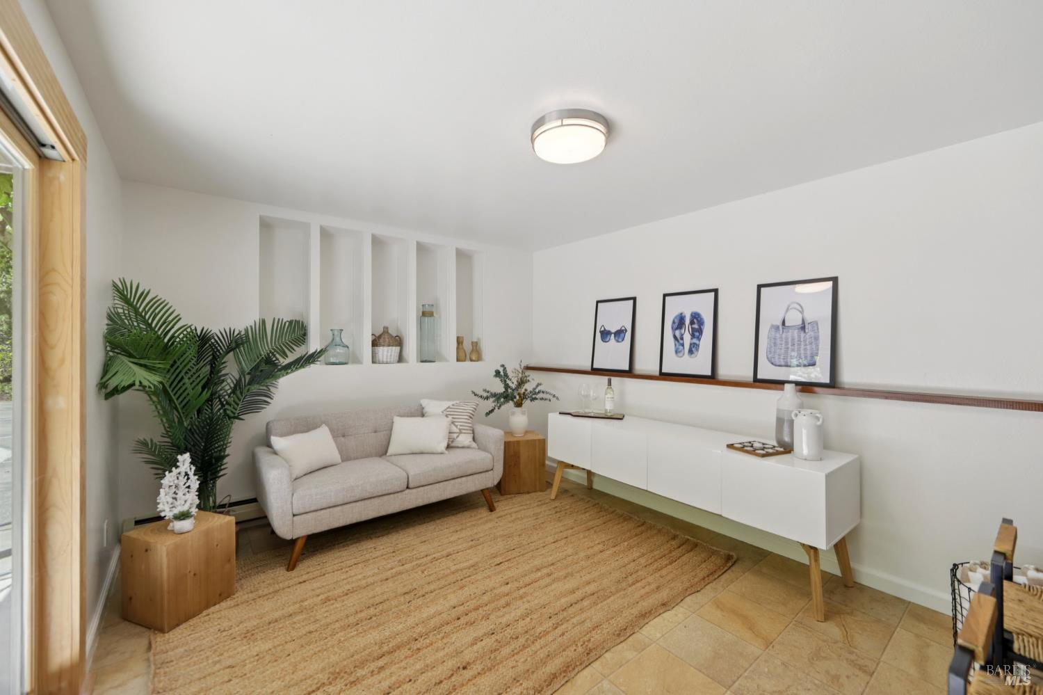 Detail Gallery Image 38 of 64 For 12657 Fiori Ln, Sebastopol,  CA 95472 - 3 Beds | 2/1 Baths