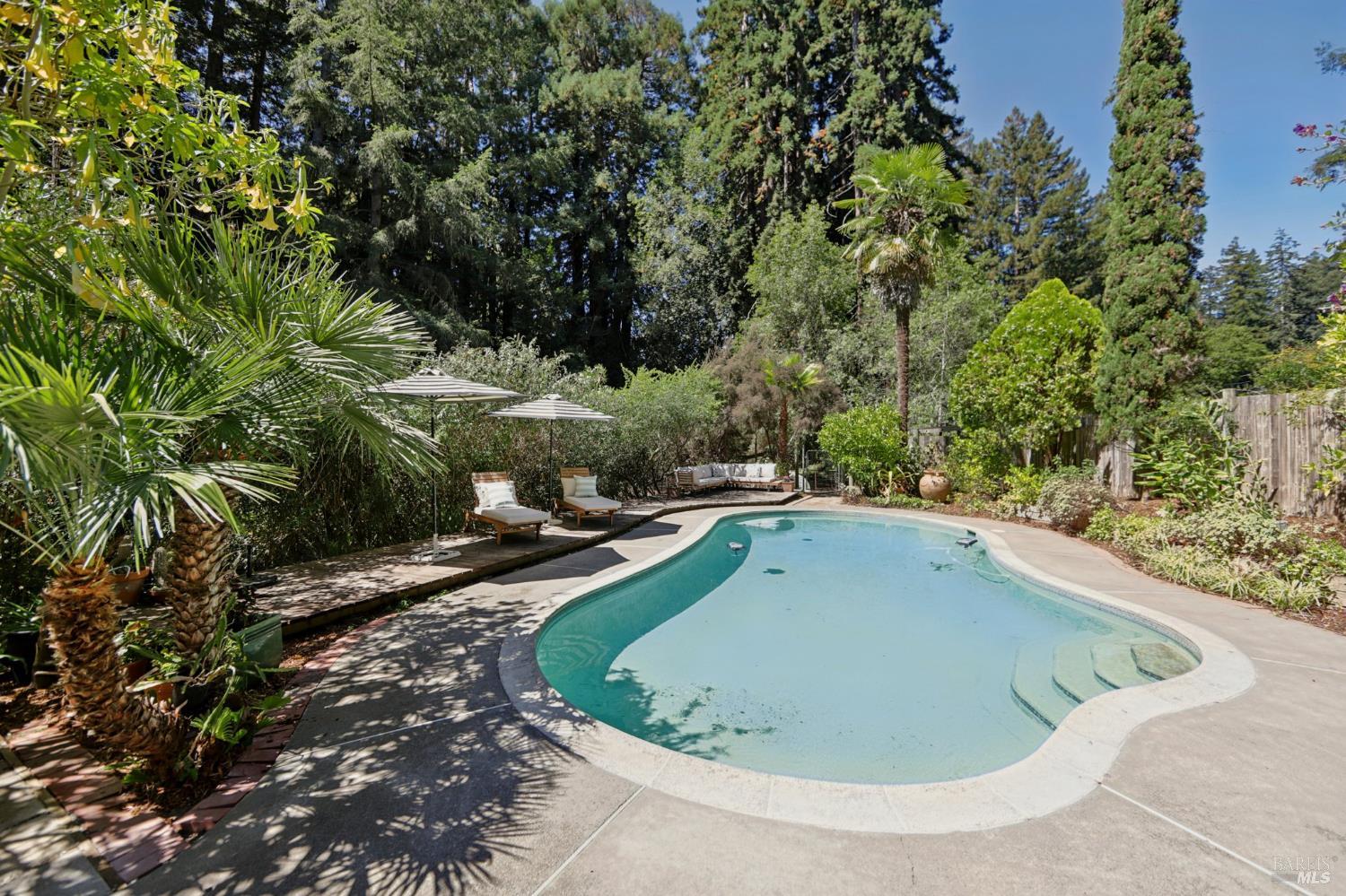 Detail Gallery Image 56 of 64 For 12657 Fiori Ln, Sebastopol,  CA 95472 - 3 Beds | 2/1 Baths