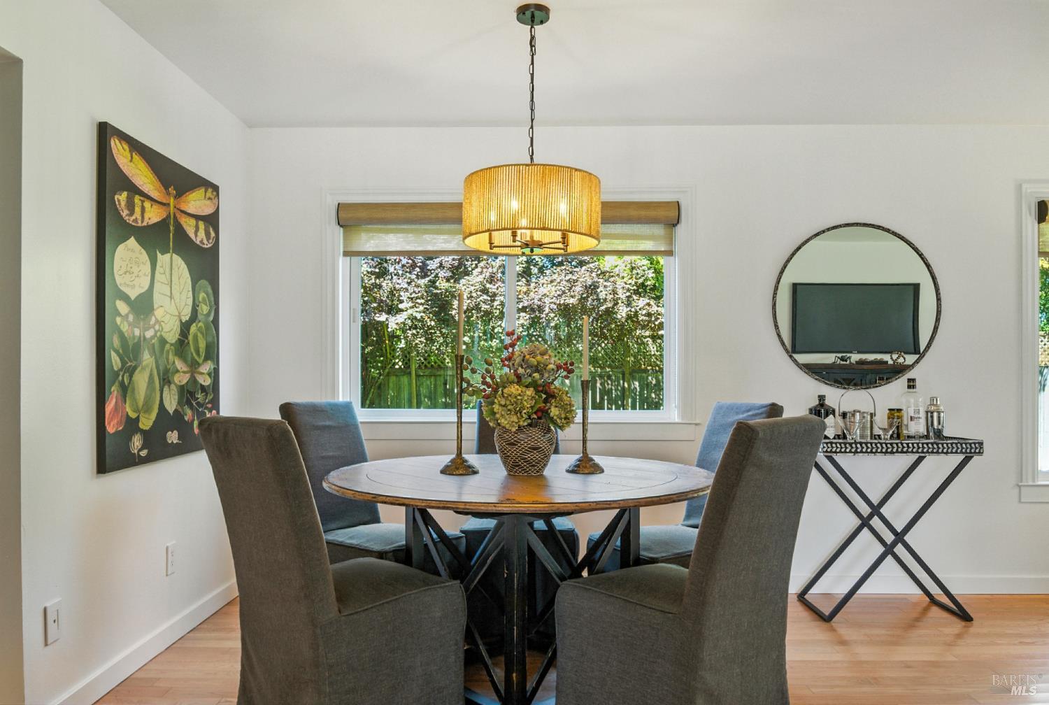 Detail Gallery Image 5 of 39 For 1925 Contra Costa Ave, Santa Rosa,  CA 95405 - 4 Beds | 2 Baths