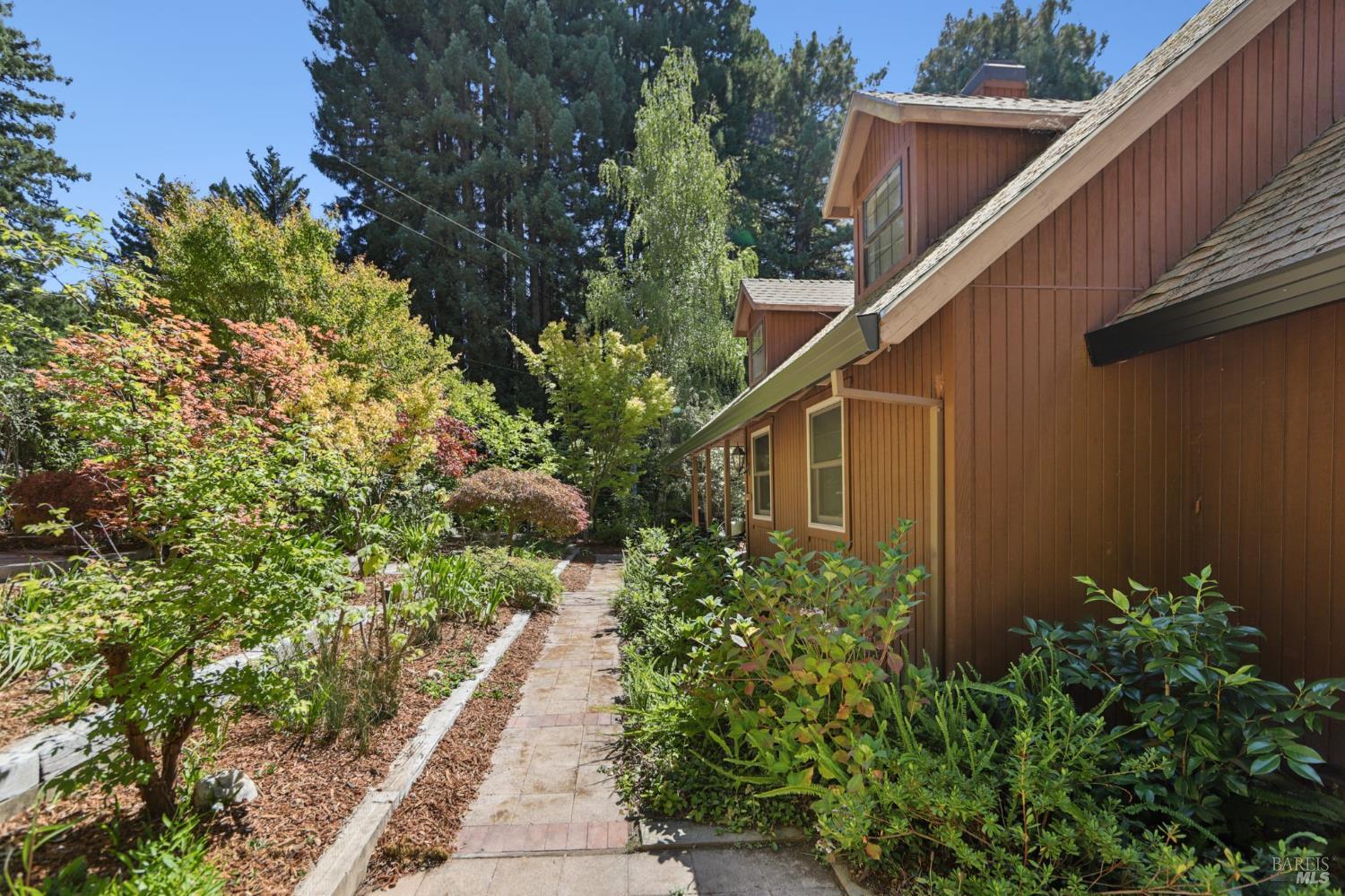 Detail Gallery Image 42 of 64 For 12657 Fiori Ln, Sebastopol,  CA 95472 - 3 Beds | 2/1 Baths