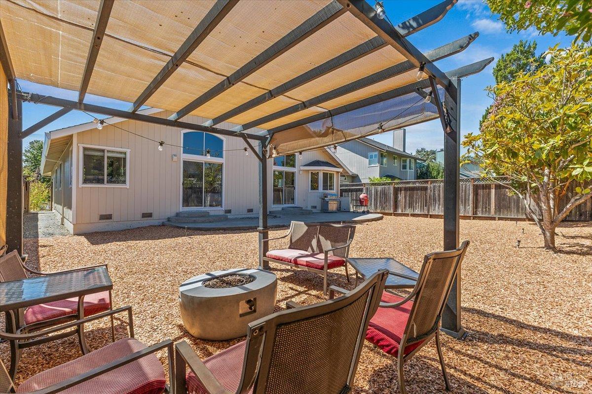 Detail Gallery Image 44 of 53 For 687 Natalie Dr, Windsor,  CA 95492 - 4 Beds | 2 Baths