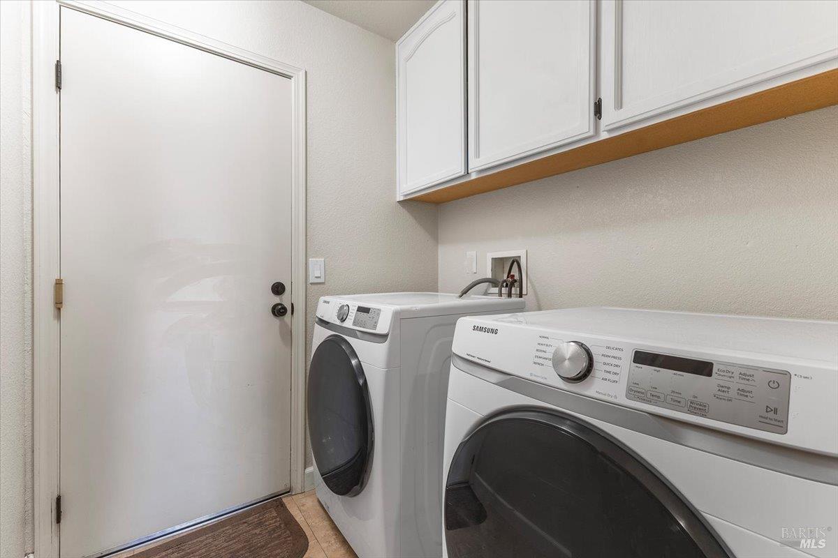 Detail Gallery Image 33 of 53 For 687 Natalie Dr, Windsor,  CA 95492 - 4 Beds | 2 Baths