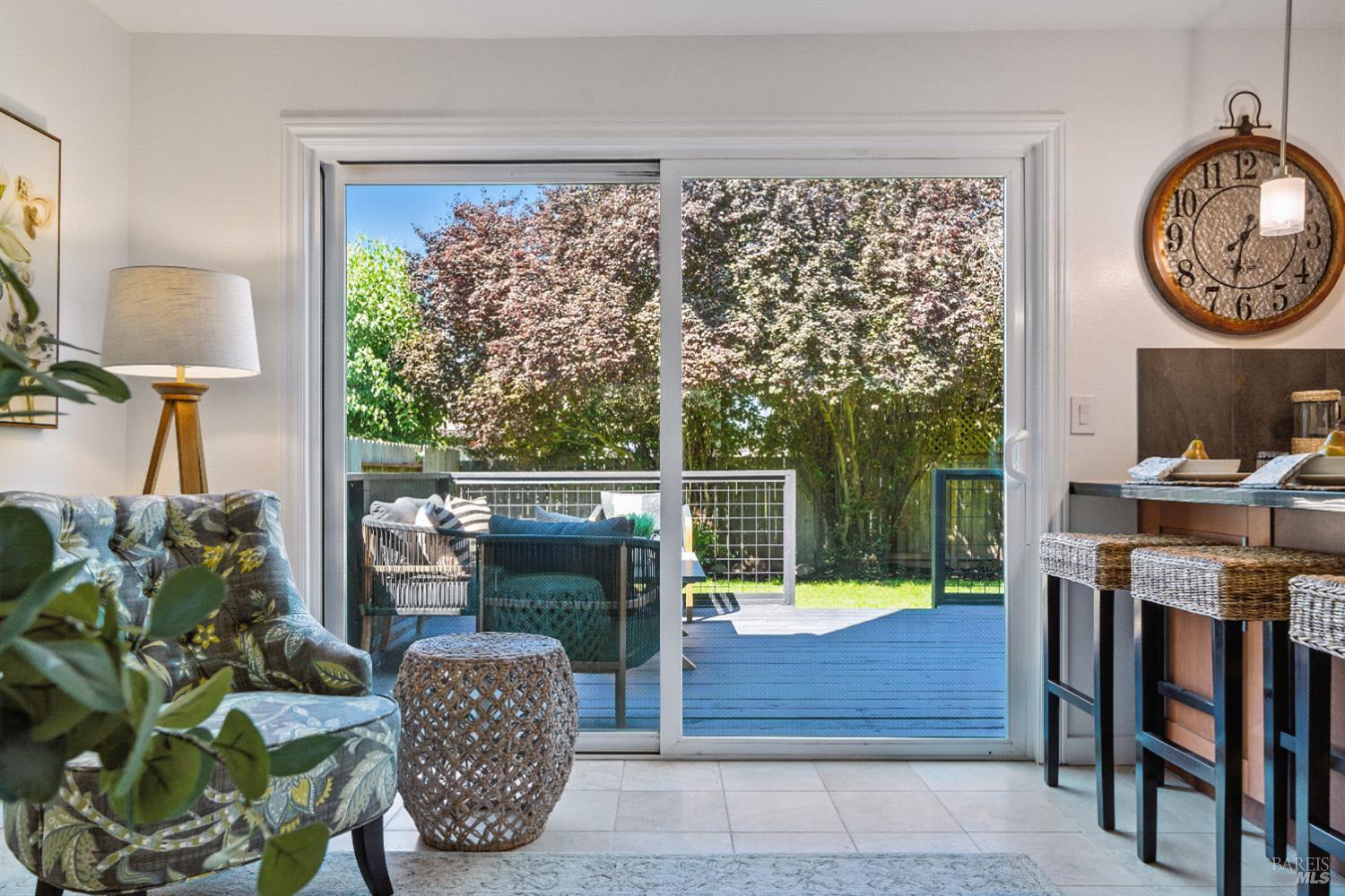 Detail Gallery Image 16 of 39 For 1925 Contra Costa Ave, Santa Rosa,  CA 95405 - 4 Beds | 2 Baths